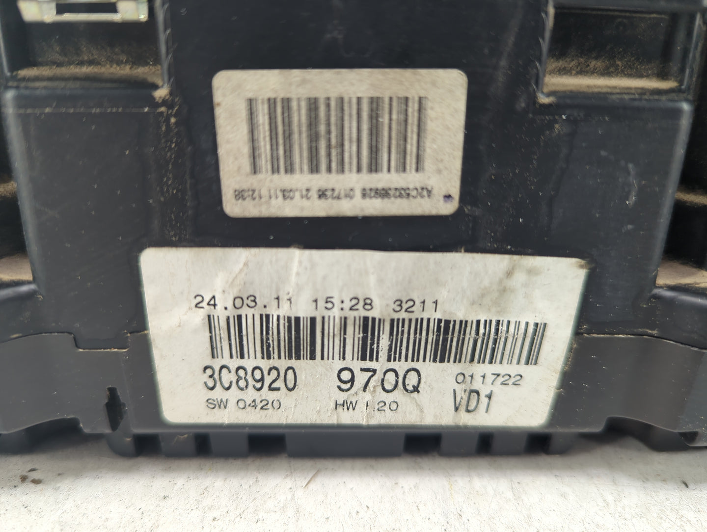 2011 Volkswagen Cc Instrument Cluster Speedometer Gauges P/N:3C8920970Q A2C53410410, A2C53029628 Fits OEM Used Auto Parts - 