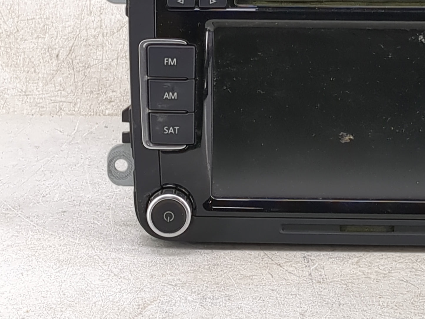 2009-2013 Volkswagen Cc Radio AM FM Cd Player Receiver Replacement P/N:1K0035180AD 28281716 Fits OEM Used Auto Parts - Oemus