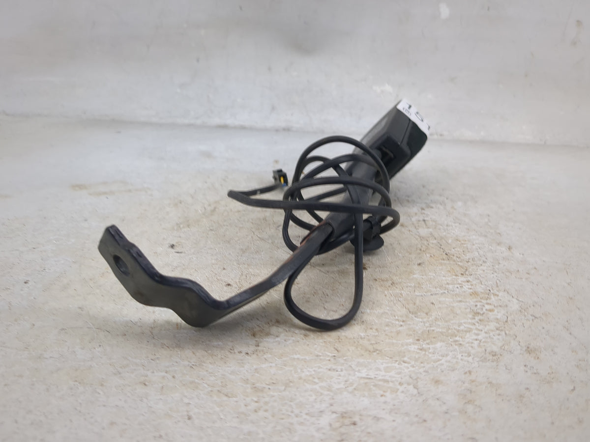 2009-2017 Volkswagen Cc Driver Seatbelt Buckle - Oemusedautoparts1.com