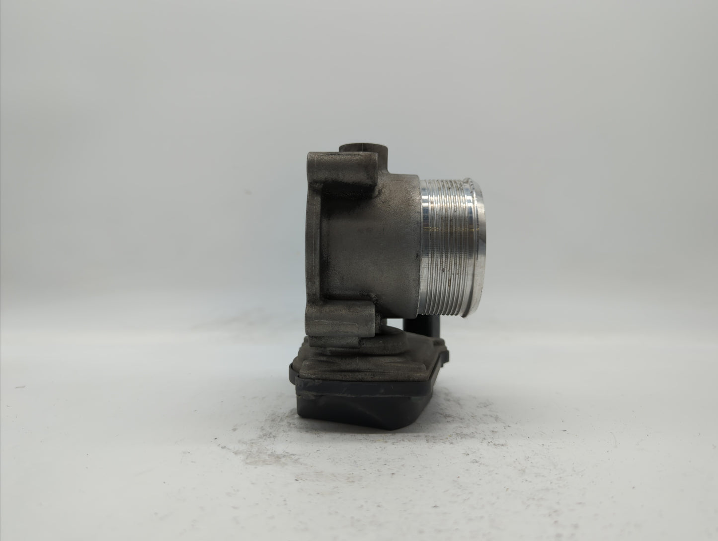 2009-2017 Volkswagen Cc Throttle Body P/N:06F 133 062 T 06F 133 062 J Fits OEM Used Auto Parts - Oemusedautoparts1.com