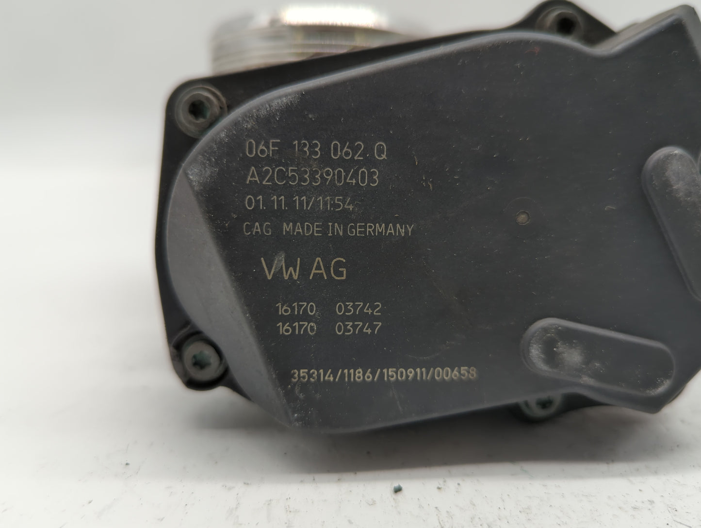 2009-2017 Volkswagen Cc Throttle Body P/N:06F 133 062 Q 06F 133 062 T Fits OEM Used Auto Parts - Oemusedautoparts1.com