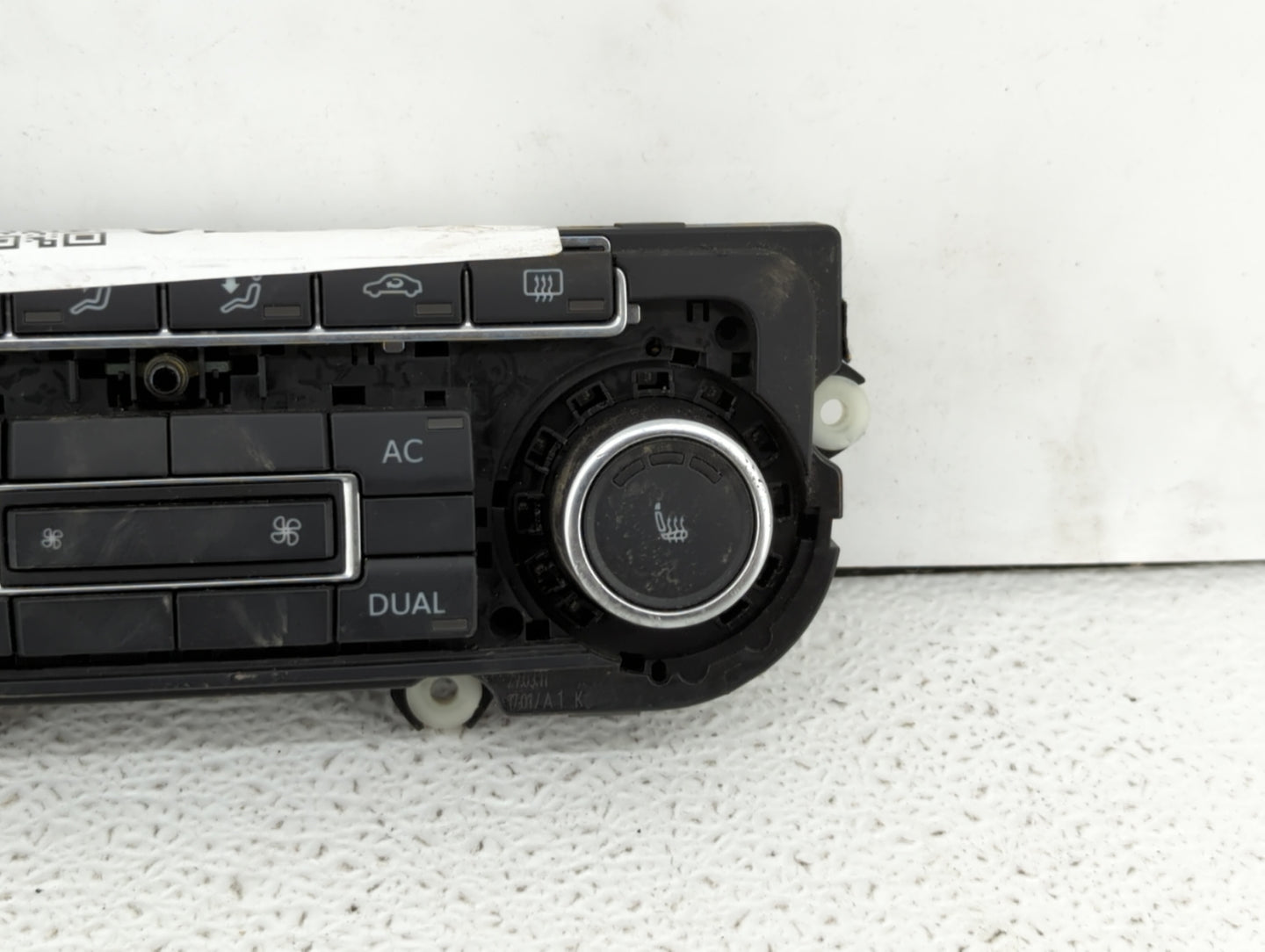 2011-2012 Volkswagen Cc Climate Control Module Temperature AC/Heater Replacement P/N:5K0 907 044 DN 5K0 907 044 EG Fits OEM 