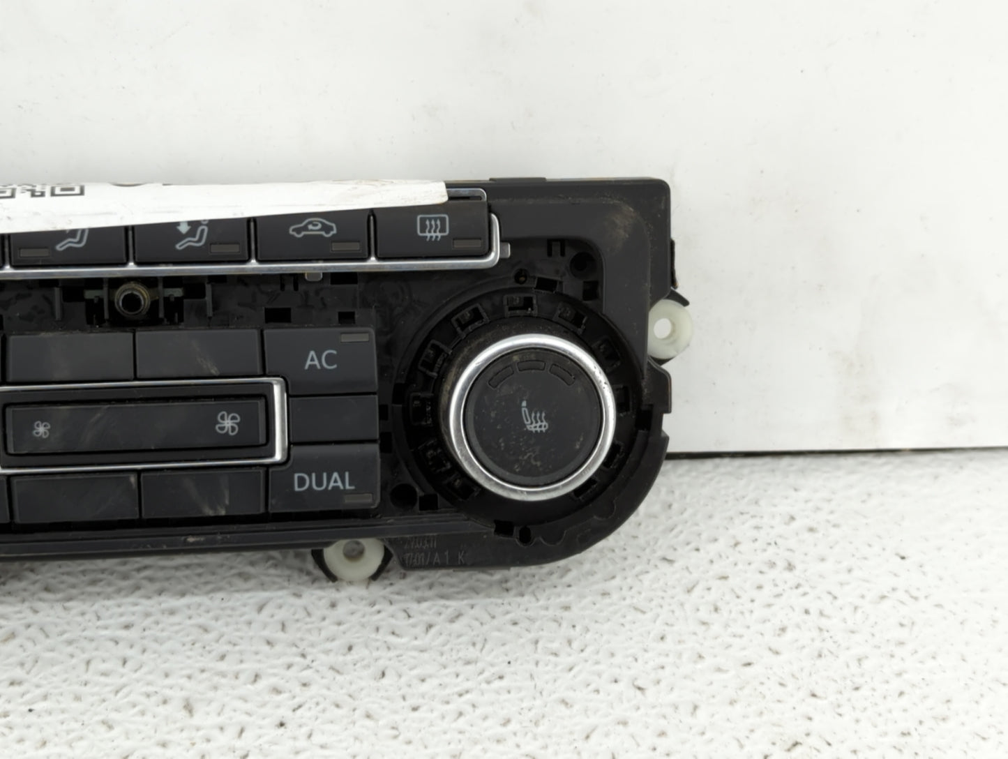 2011-2012 Volkswagen Cc Climate Control Module Temperature AC/Heater Replacement P/N:5K0 907 044 DN 5K0 907 044 EG Fits OEM 