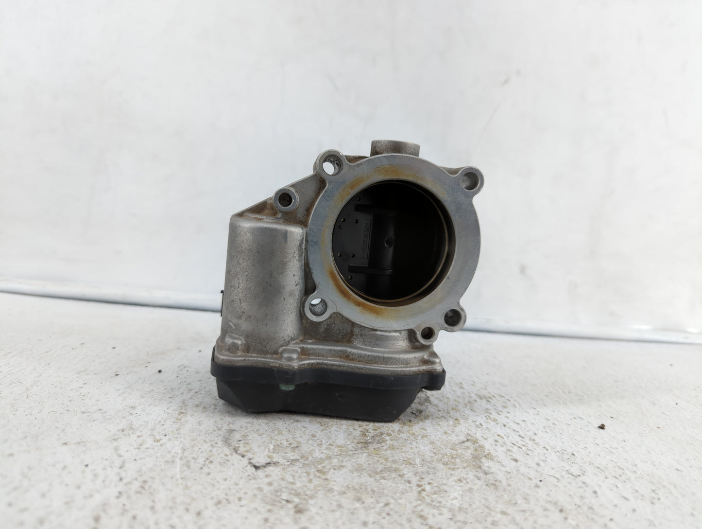 2009-2017 Volkswagen Cc Throttle Body P/N:06F 133 062 G 06F 133 062 Q Fits OEM Used Auto Parts - Oemusedautoparts1.com