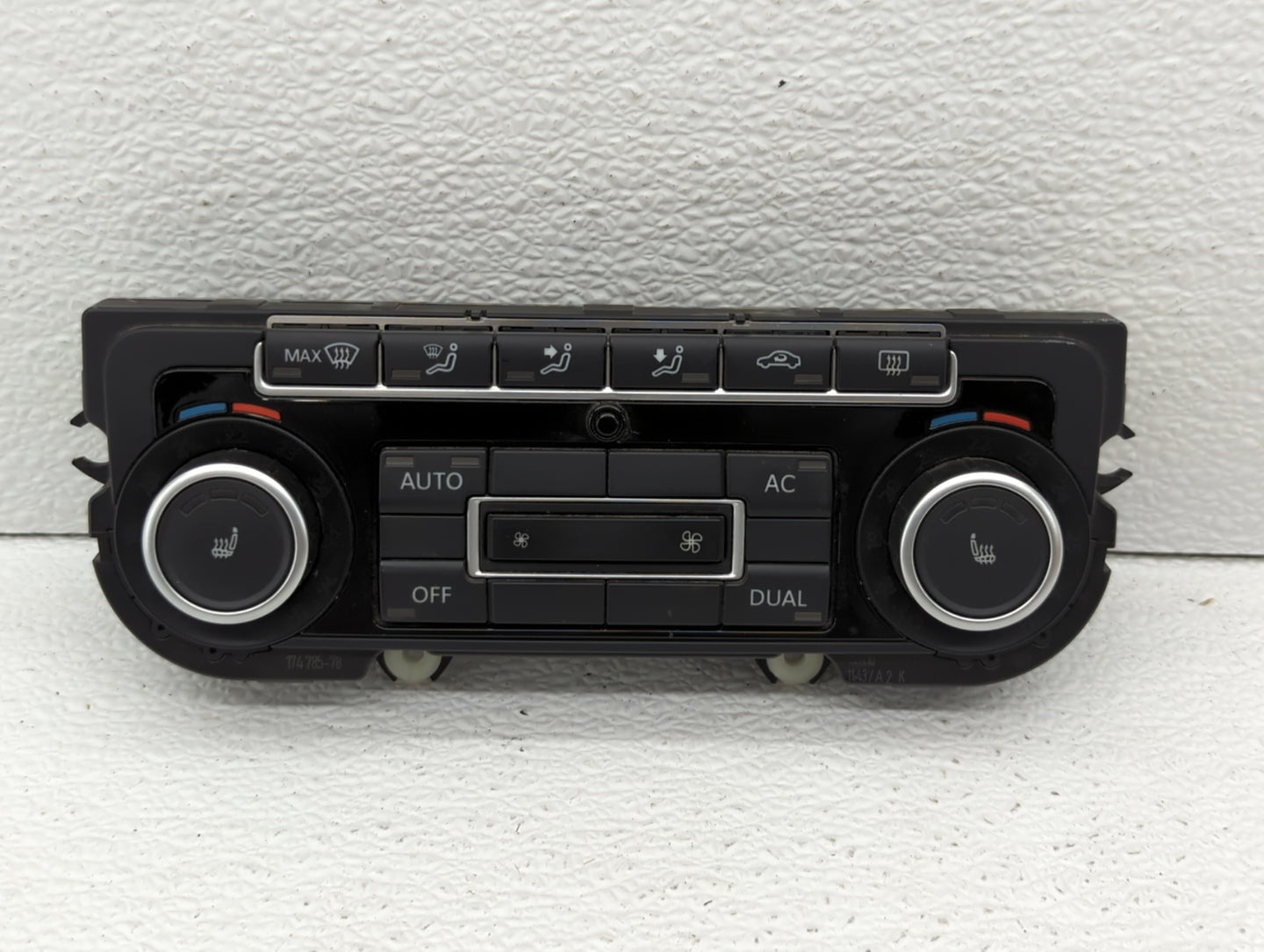 2011-2012 Volkswagen Cc Climate Control Module Temperature AC/Heater Replacement P/N:5K0 907 044 EK 5K0 907 044 DN Fits OEM 
