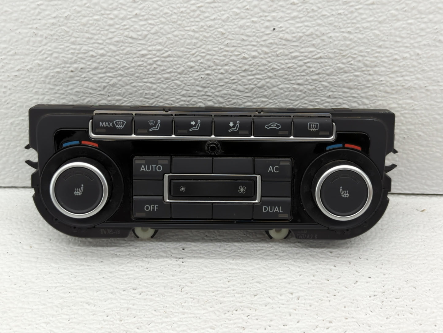 2011-2012 Volkswagen Cc Climate Control Module Temperature AC/Heater Replacement P/N:5K0 907 044 EK 5K0 907 044 DN Fits OEM 