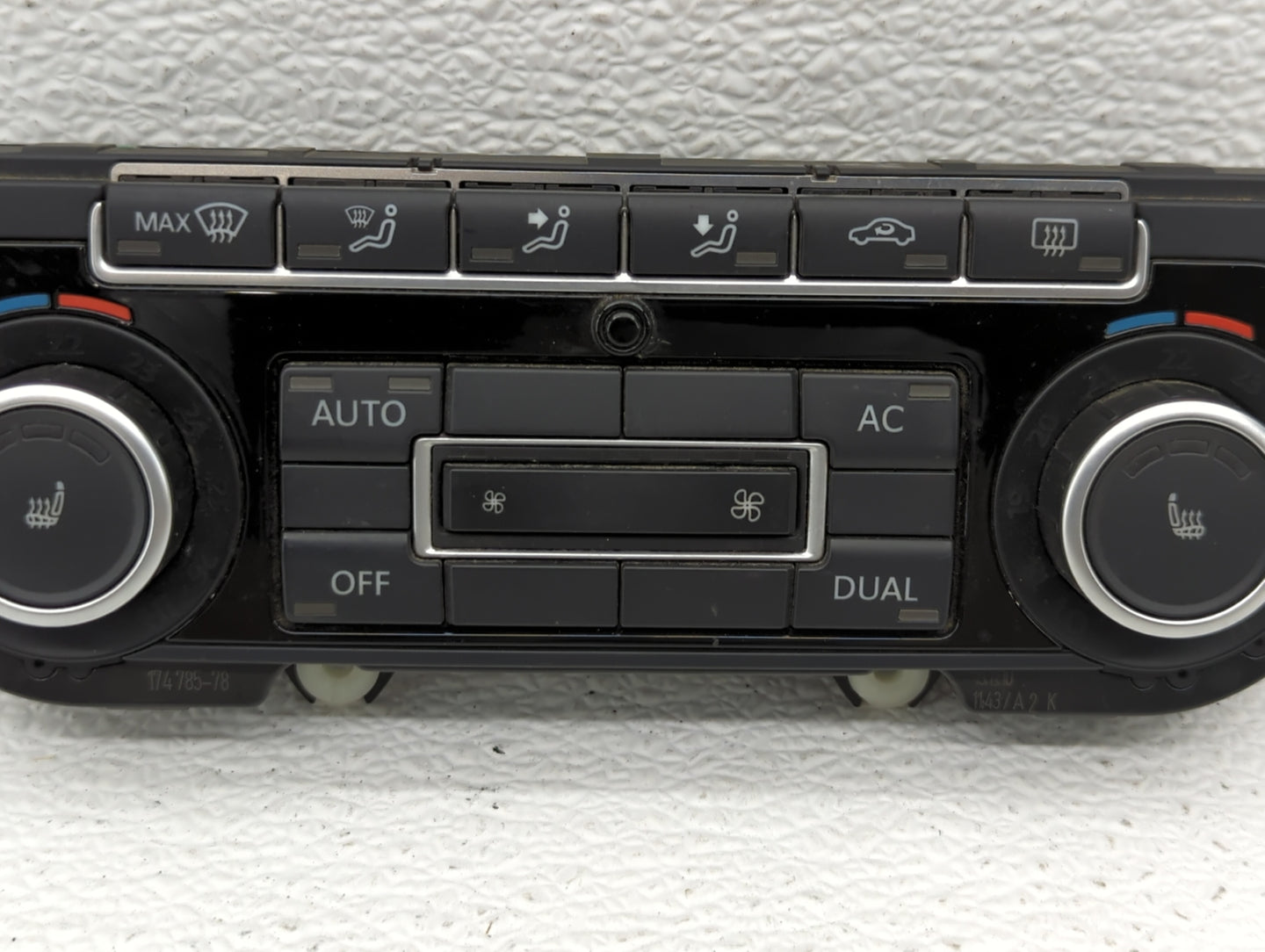 2011-2012 Volkswagen Cc Climate Control Module Temperature AC/Heater Replacement P/N:5K0 907 044 EK 5K0 907 044 DN Fits OEM 