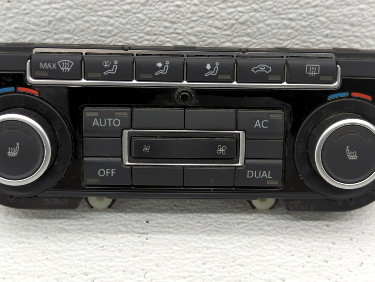 2011-2012 Volkswagen Cc Climate Control Module Temperature AC/Heater Replacement P/N:5K0 907 044 EK 5K0 907 044 DN Fits OEM 