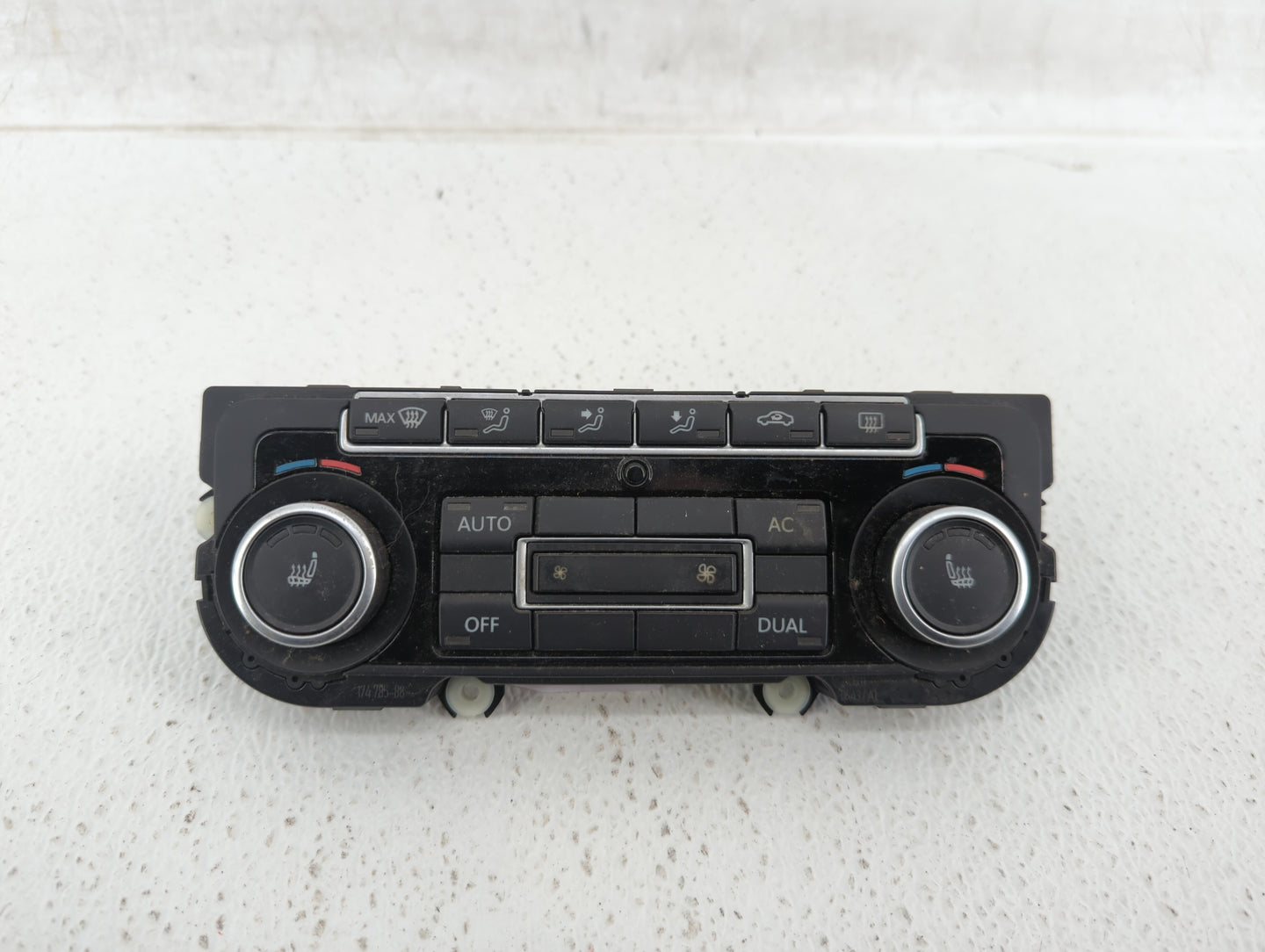 2011-2012 Volkswagen Cc Climate Control Module Temperature AC/Heater Replacement P/N:5K0 907 044 EK 5K0 907 044 DN Fits OEM 