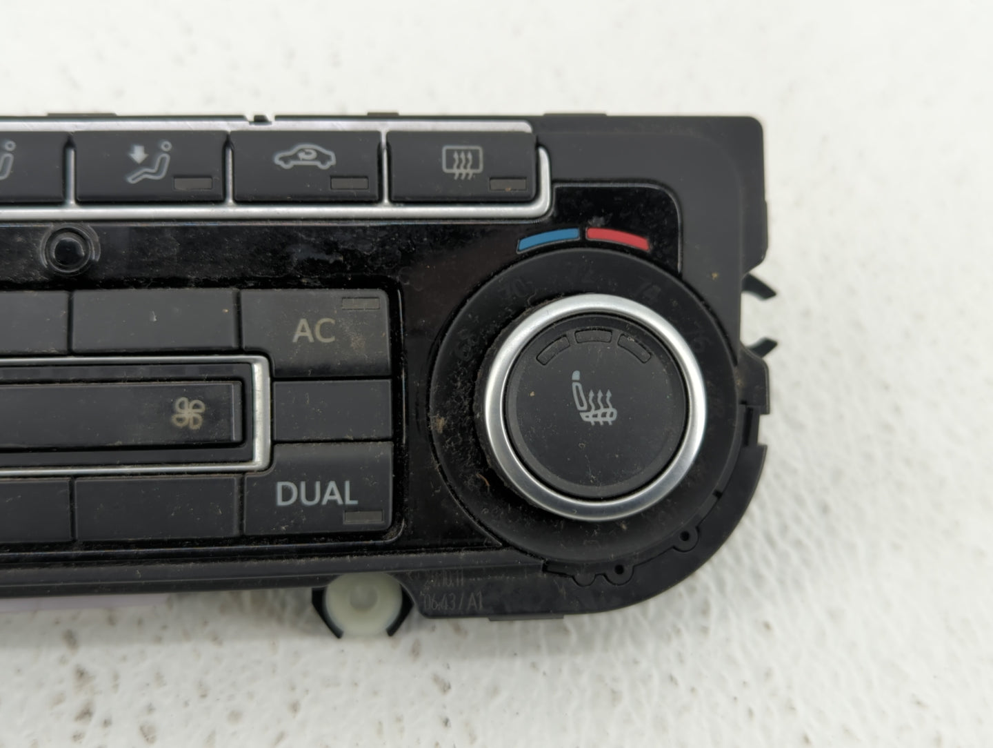 2011-2012 Volkswagen Cc Climate Control Module Temperature AC/Heater Replacement P/N:5K0 907 044 EK 5K0 907 044 DN Fits OEM 