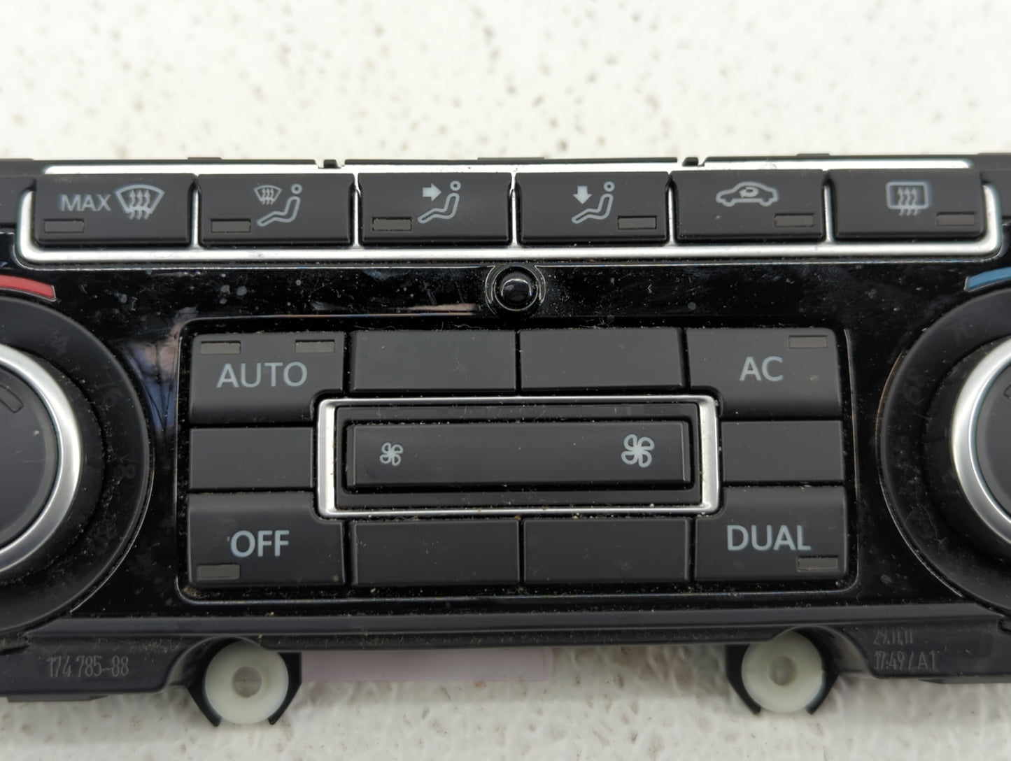 2011-2012 Volkswagen Cc Climate Control Module Temperature AC/Heater Replacement P/N:5K0 907 044 FE Fits Fits 2009 2010 2011