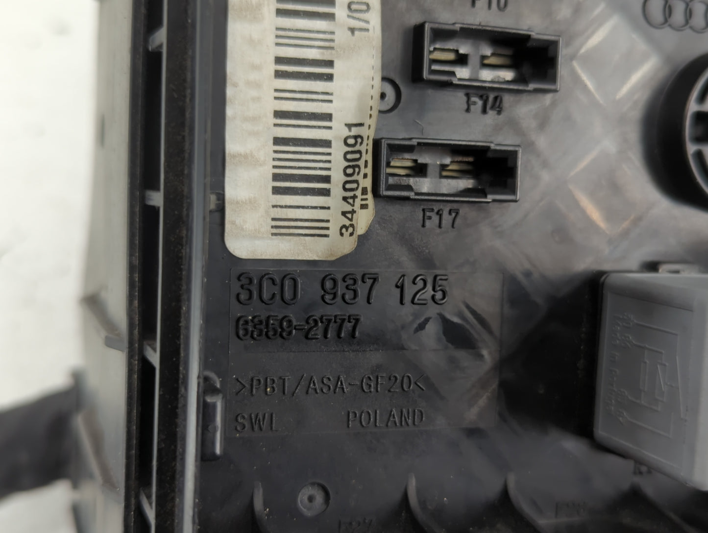 2009-2012 Volkswagen Cc Fusebox Fuse Box Panel Relay Module Fits Fits 2009 2010 2011 2012 OEM Used Auto Parts - Oemusedautop