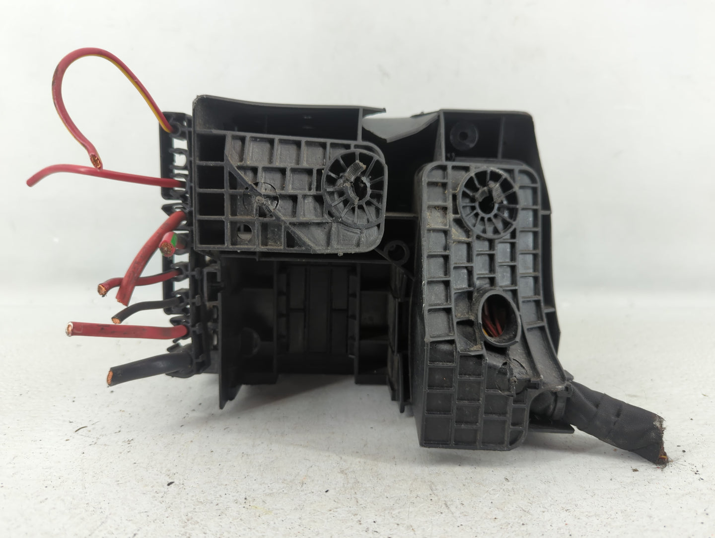 2009-2012 Volkswagen Cc Fusebox Fuse Box Panel Relay Module Fits Fits 2009 2010 2011 2012 OEM Used Auto Parts - Oemusedautop