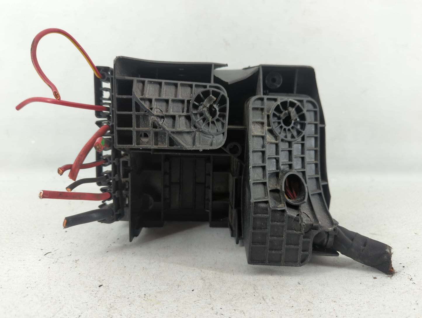 2009-2012 Volkswagen Cc Fusebox Fuse Box Panel Relay Module Fits Fits 2009 2010 2011 2012 OEM Used Auto Parts - Oemusedautop