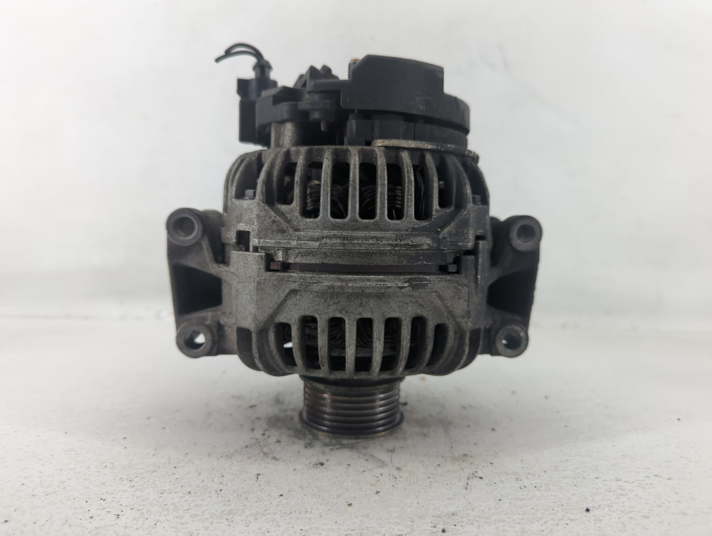 2009-2017 Volkswagen Cc Alternator Replacement Generator Charging Assembly Engine OEM P/N:F 00M A45 300 Fits OEM Used Auto P