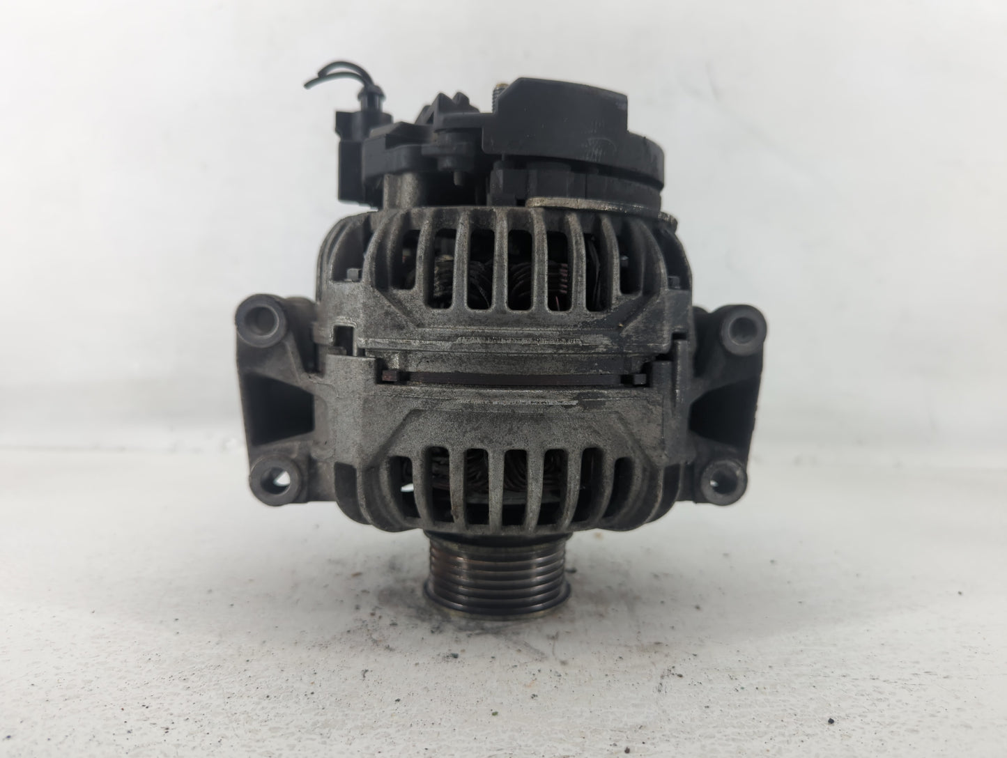 2009-2017 Volkswagen Cc Alternator Replacement Generator Charging Assembly Engine OEM P/N:F 00M A45 300 Fits OEM Used Auto P