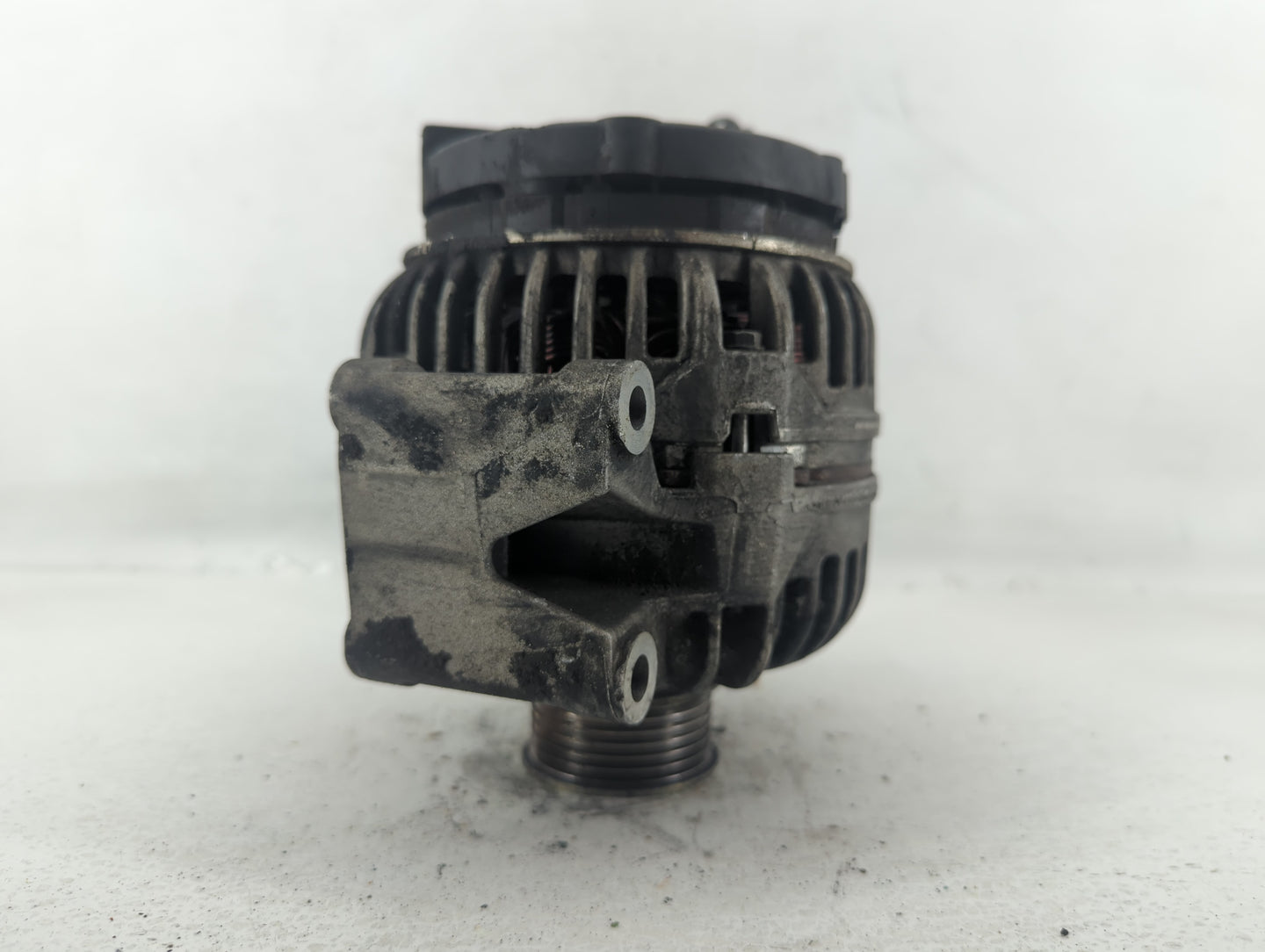 2009-2017 Volkswagen Cc Alternator Replacement Generator Charging Assembly Engine OEM P/N:F 00M A45 300 Fits OEM Used Auto P