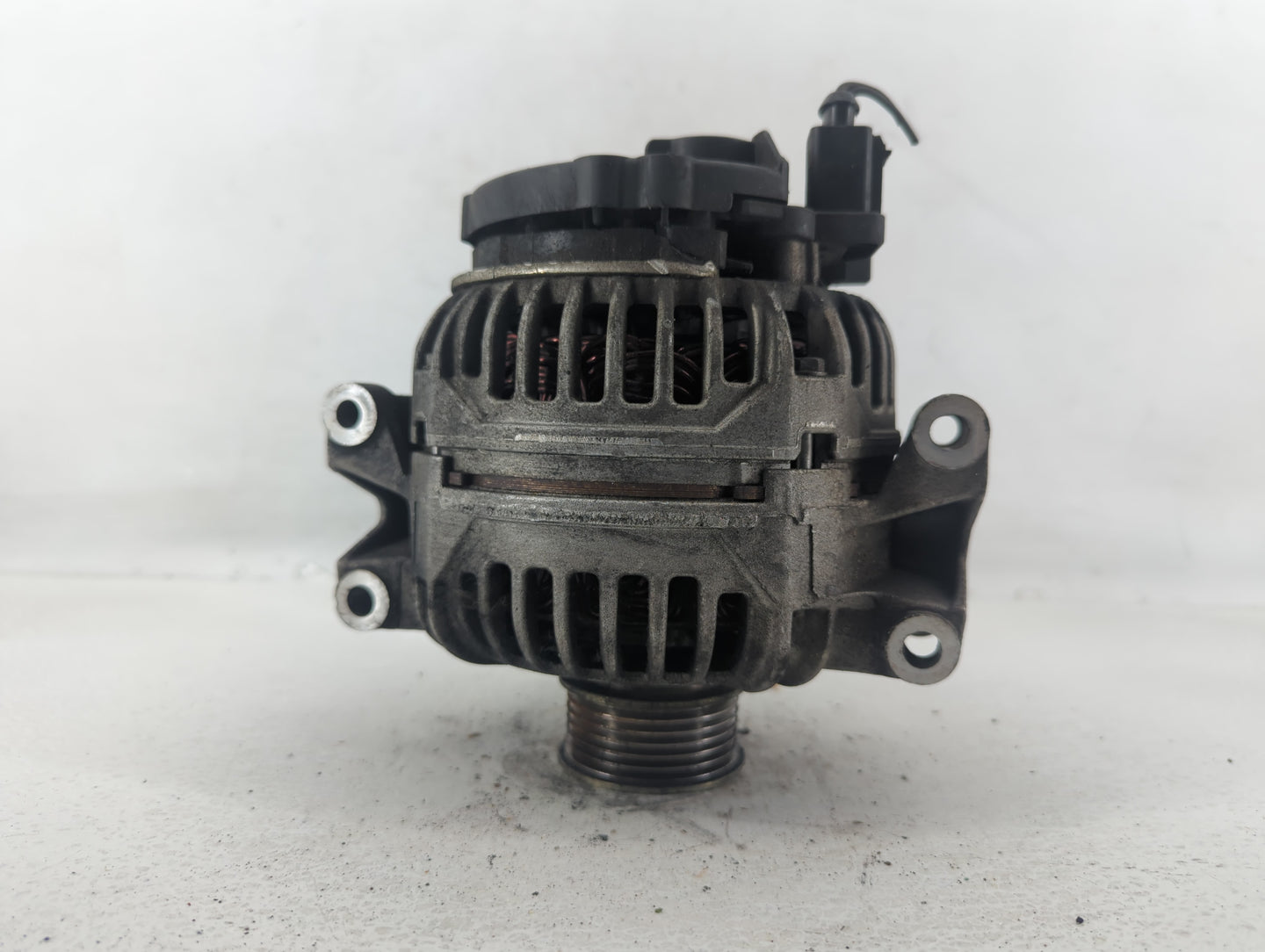 2009-2017 Volkswagen Cc Alternator Replacement Generator Charging Assembly Engine OEM P/N:F 00M A45 300 Fits OEM Used Auto P