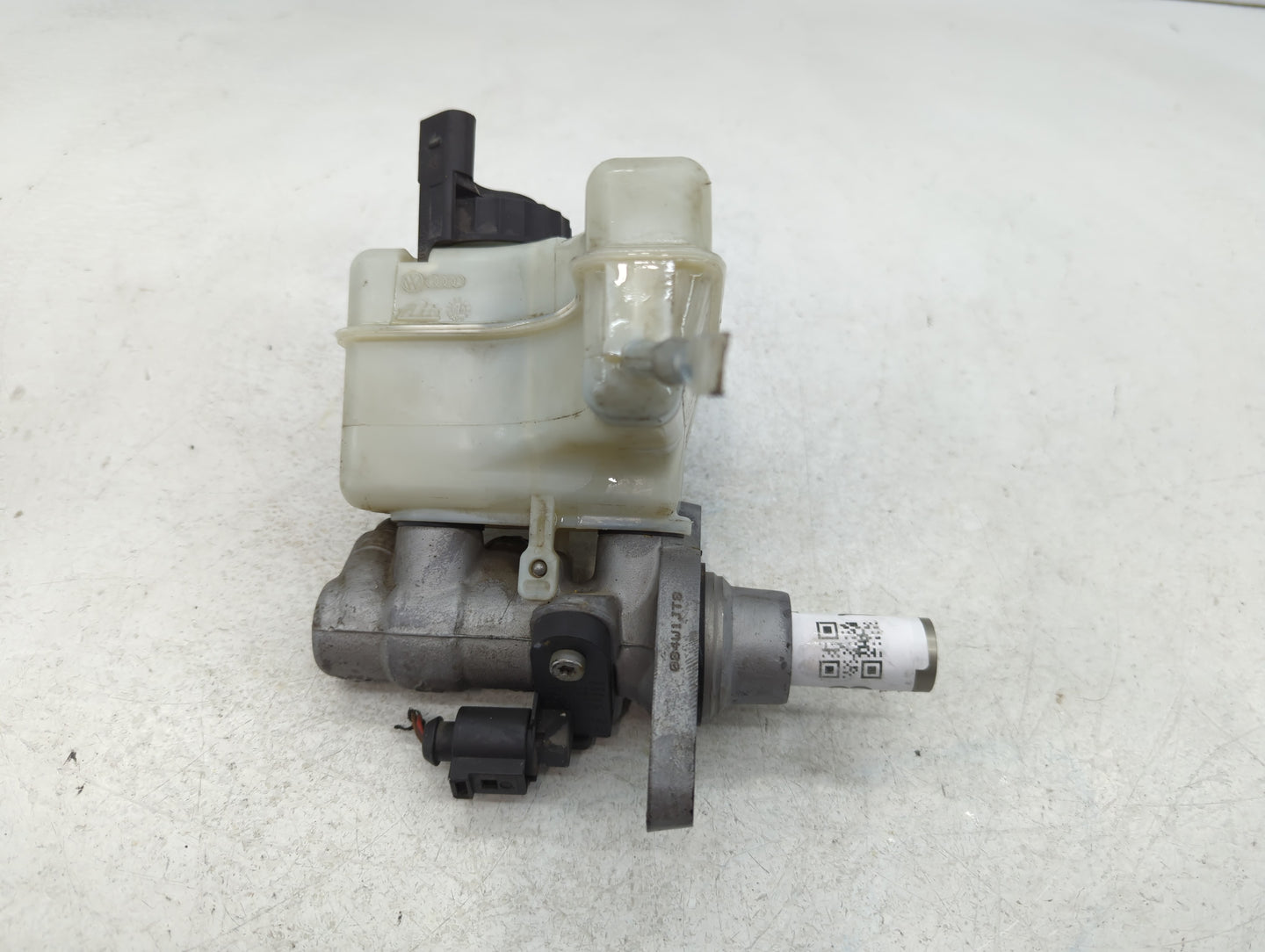 2009-2017 Volkswagen Cc Brake Master Cylinder - Oemusedautoparts1.com