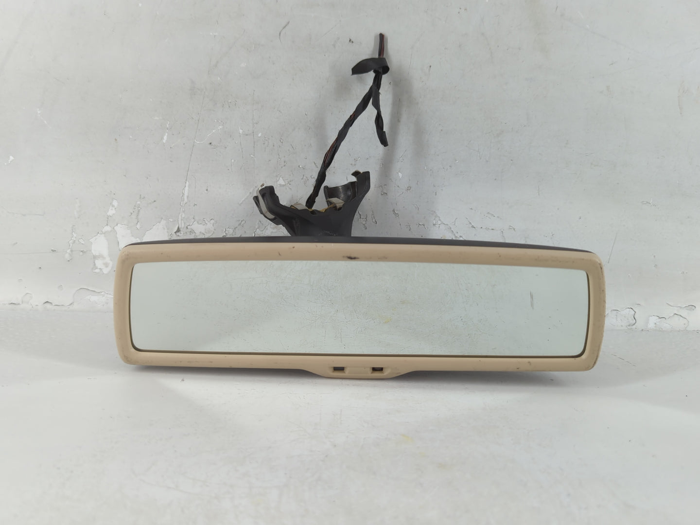 2009-2012 Volkswagen Cc Interior Rear View Mirror Replacement OEM P/N:IE11026141 Fits Fits 2009 2010 2011 2012 OEM Used Auto