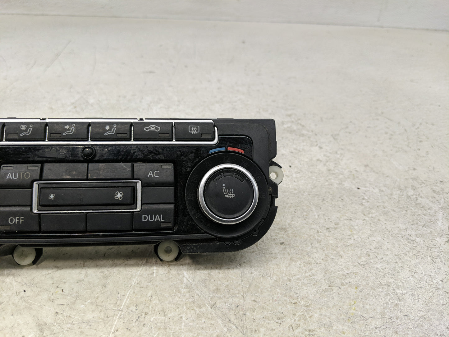 2012-2014 Volkswagen Eos Climate Control Module Temperature AC/Heater Replacement P/N:5K0 907 044 Fits Fits 2012 2013 2014 O
