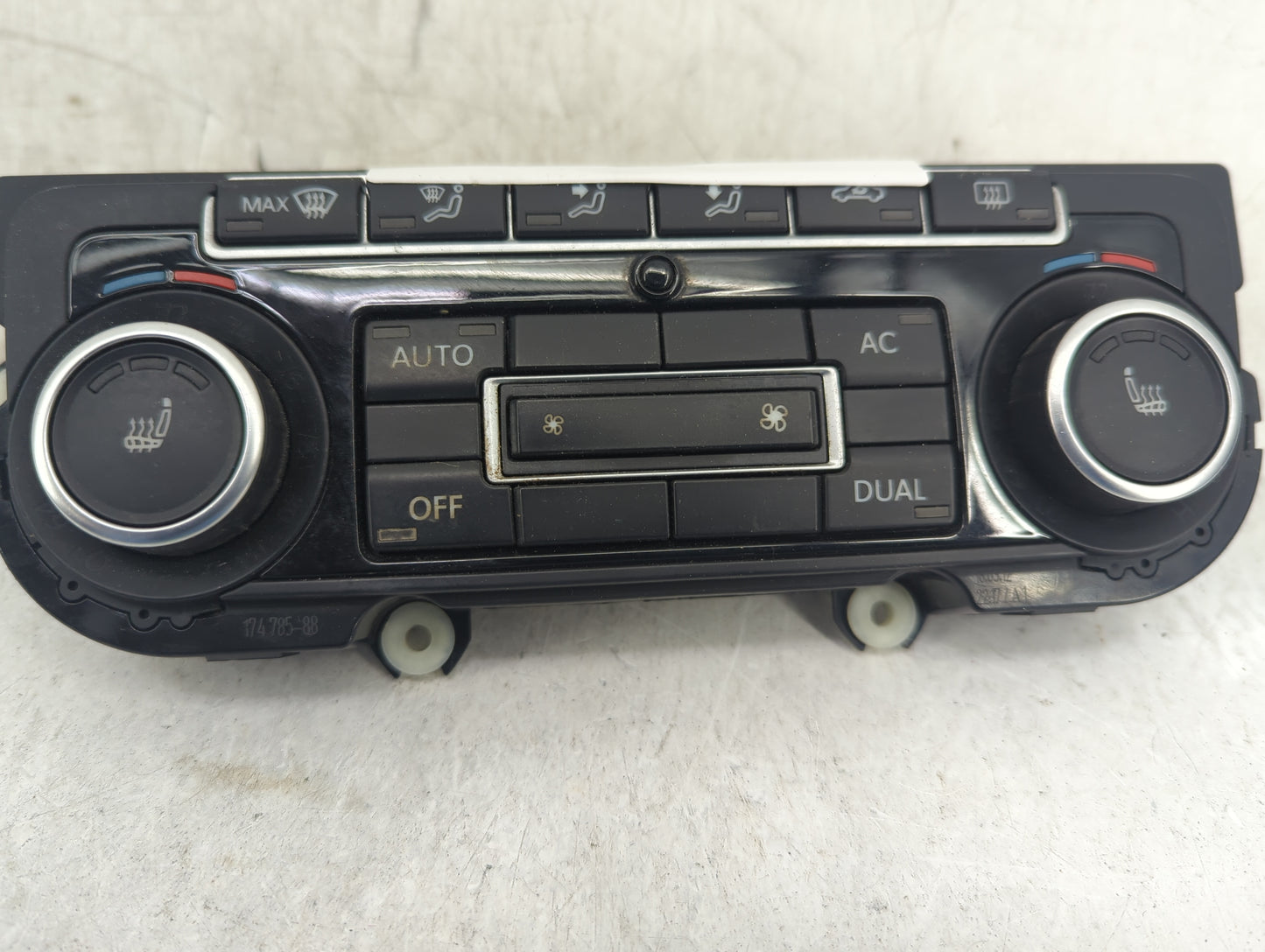 2012-2014 Volkswagen Eos Climate Control Module Temperature AC/Heater Replacement P/N:5K0907044FE 5HB009748-61 Fits OEM Used