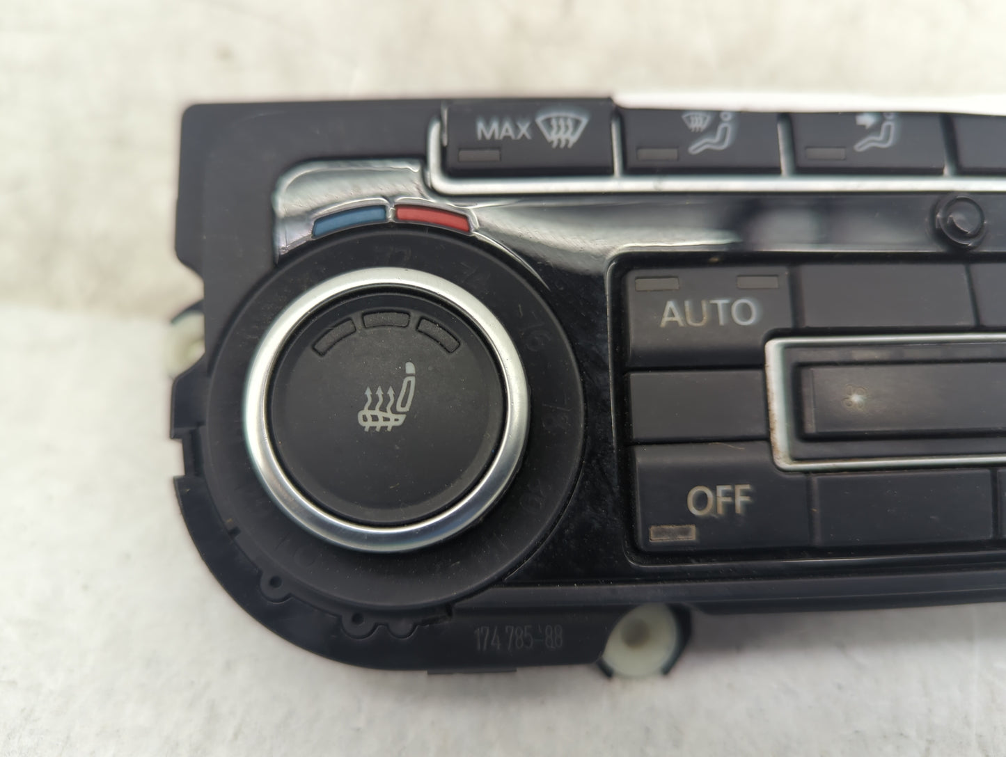 2012-2014 Volkswagen Eos Climate Control Module Temperature AC/Heater Replacement P/N:5K0907044FE 5HB009748-61 Fits OEM Used