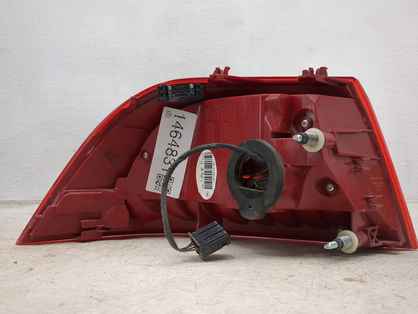 2012-2016 Volkswagen Eos Tail Light Assembly Passenger Right OEM P/N:1Q0945095G 1Q0945096G Fits Fits 2012 2013 2014 2015 201