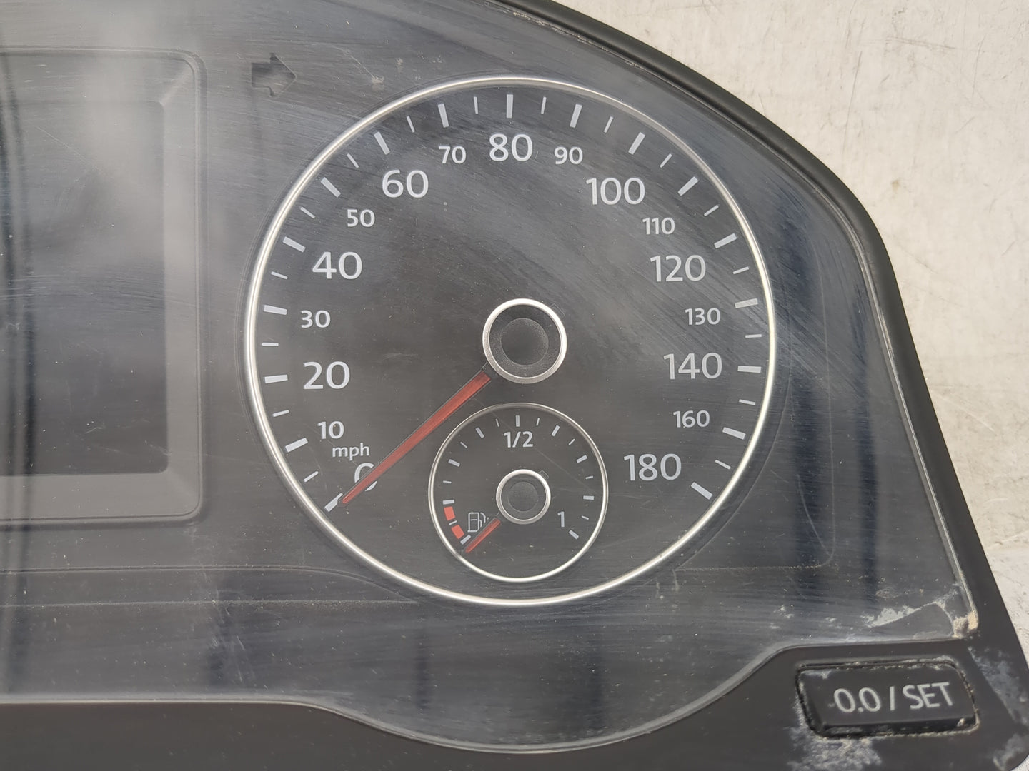 2010-2011 Volkswagen Eos Instrument Cluster Speedometer Gauges P/N:1K0035180AD 1Q0920975B Miles: Fits Fits 2010 2011 OEM Use