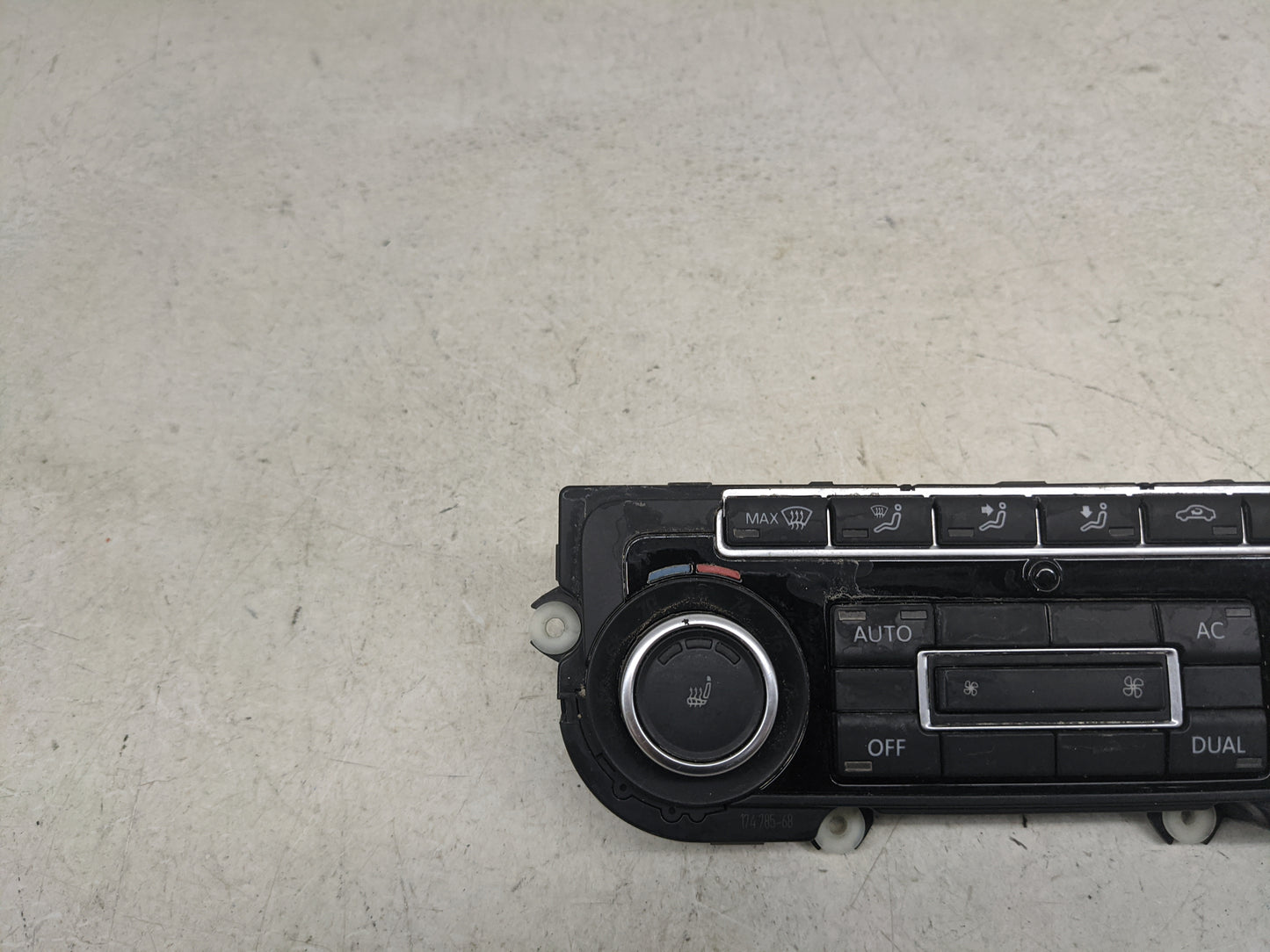 2009-2010 Volkswagen Eos Climate Control Module Temperature AC/Heater Replacement P/N:5K0907044FS 5HB009748-87 Fits OEM Used
