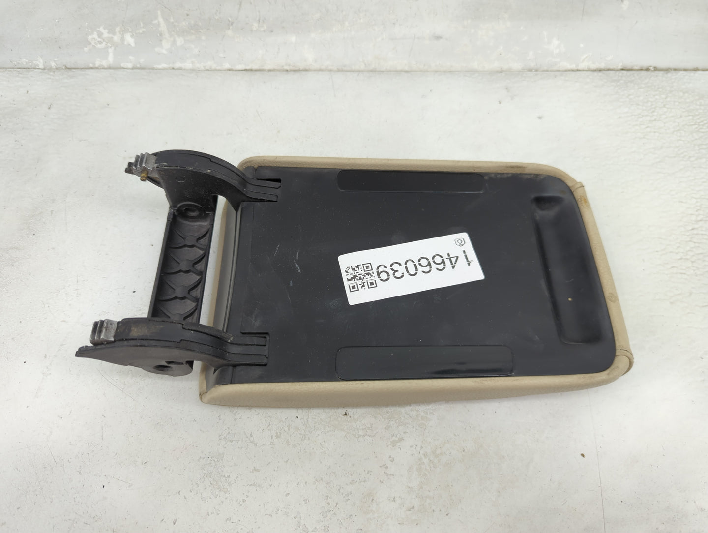2012 Volkswagen Eos Center Console Armrest Cover Lid Fits OEM Used Auto Parts - Oemusedautoparts1.com