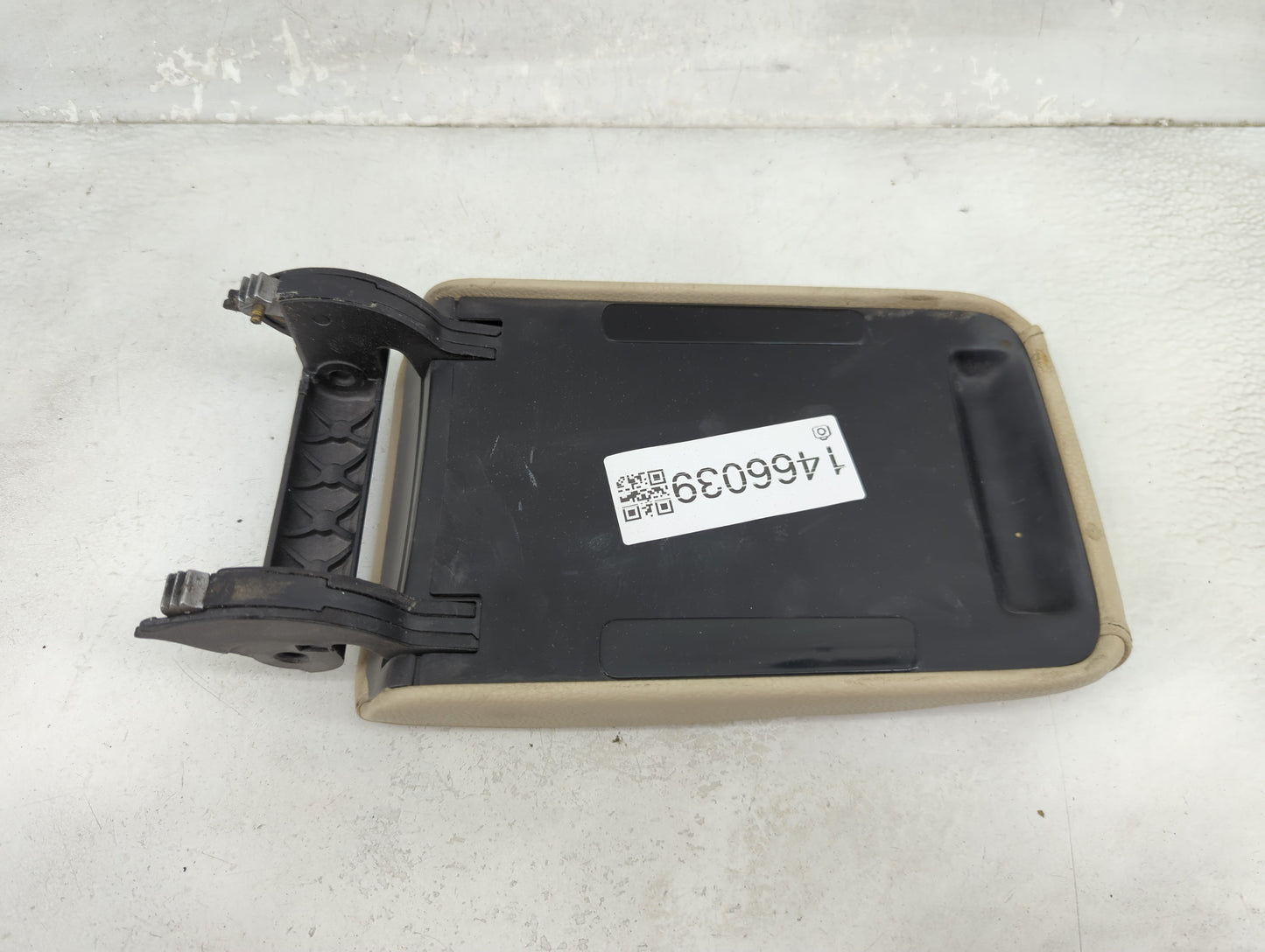 2012 Volkswagen Eos Center Console Armrest Cover Lid Fits OEM Used Auto Parts - Oemusedautoparts1.com