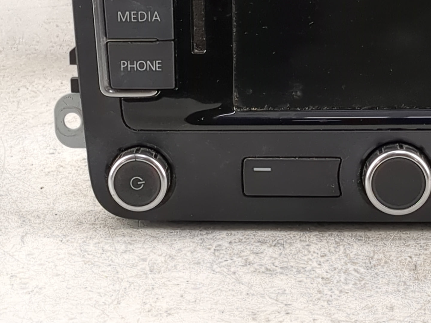 2012-2013 Volkswagen Eos Radio AM FM Cd Player Receiver Replacement P/N:1K0035180AF 1K0035274B Fits OEM Used Auto Parts - Oe