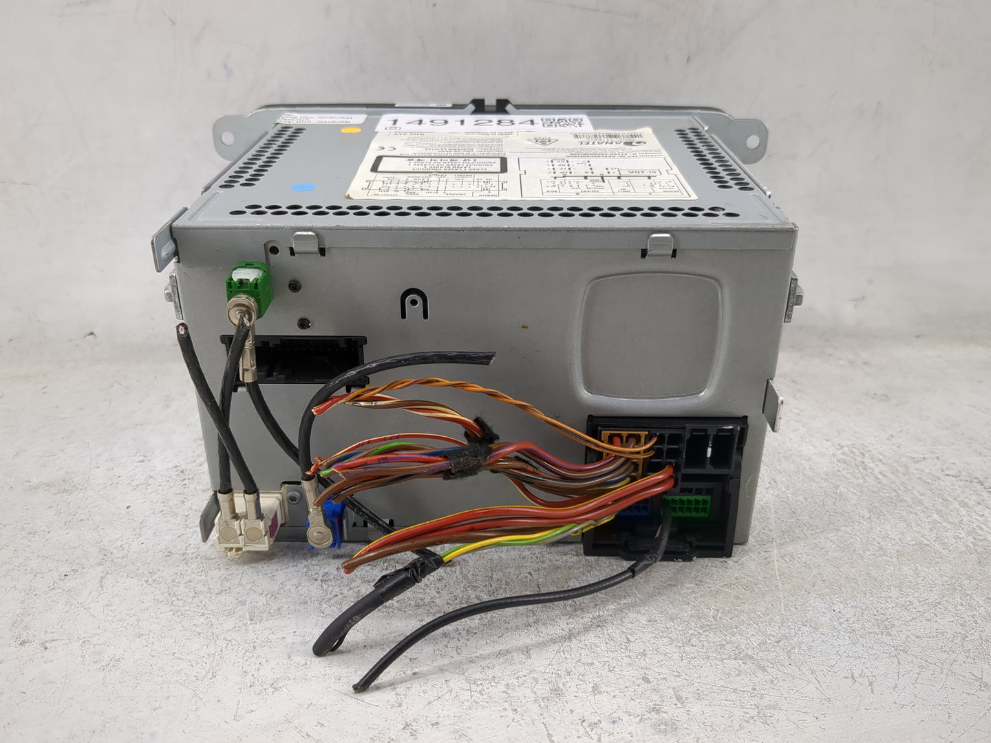 2012-2013 Volkswagen Eos Radio AM FM Cd Player Receiver Replacement P/N:1K0035180AF 1K0035274B Fits OEM Used Auto Parts - Oe