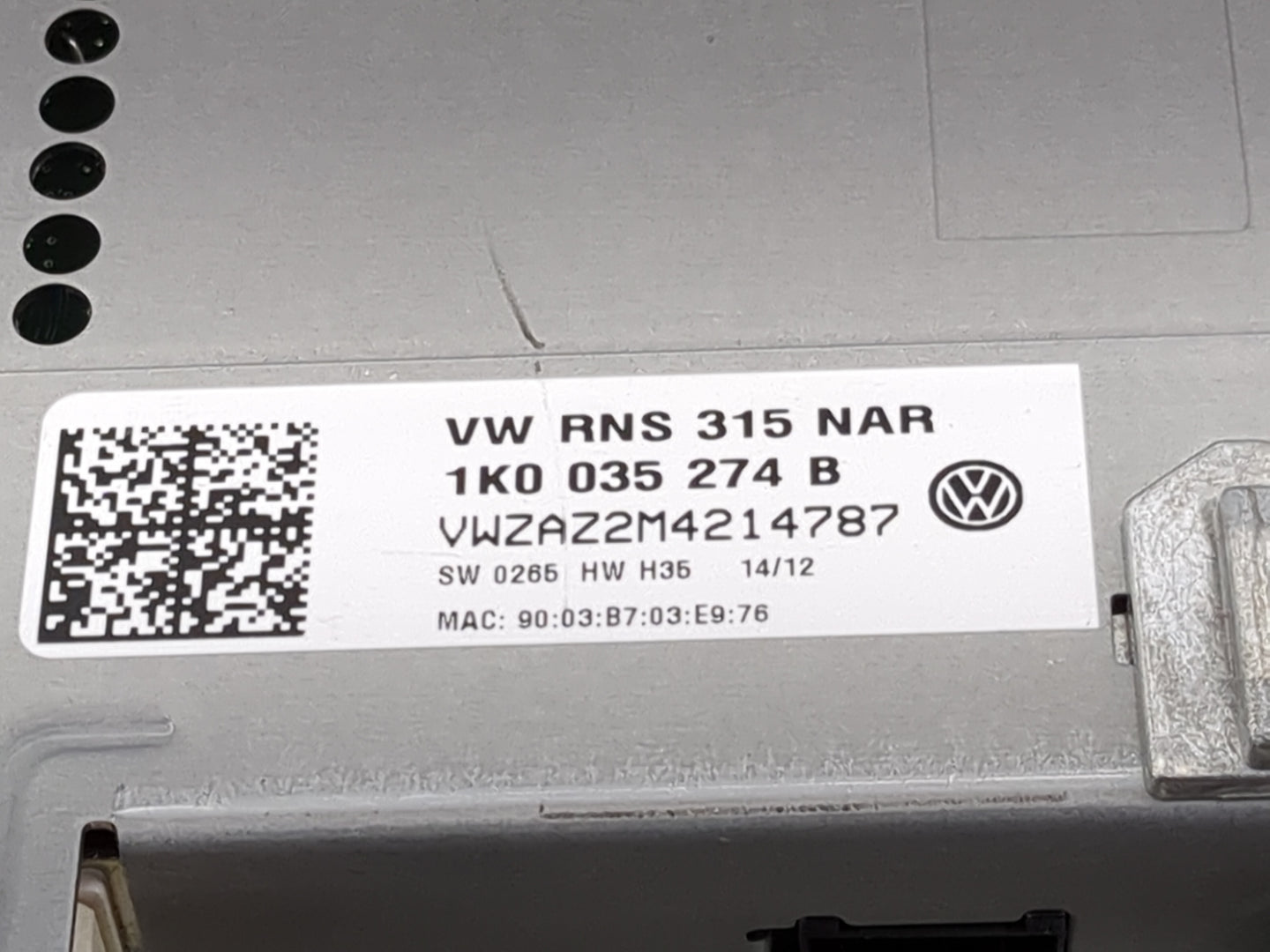 2012-2013 Volkswagen Eos Radio AM FM Cd Player Receiver Replacement P/N:1K0035180AF 1K0035274B Fits OEM Used Auto Parts - Oe