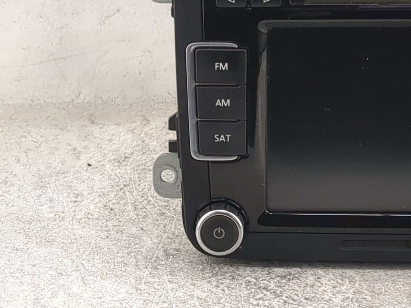 2012-2013 Volkswagen Eos Radio AM FM Cd Player Receiver Replacement P/N:1K0035180AE 28321516 Fits OEM Used Auto Parts - Oemu