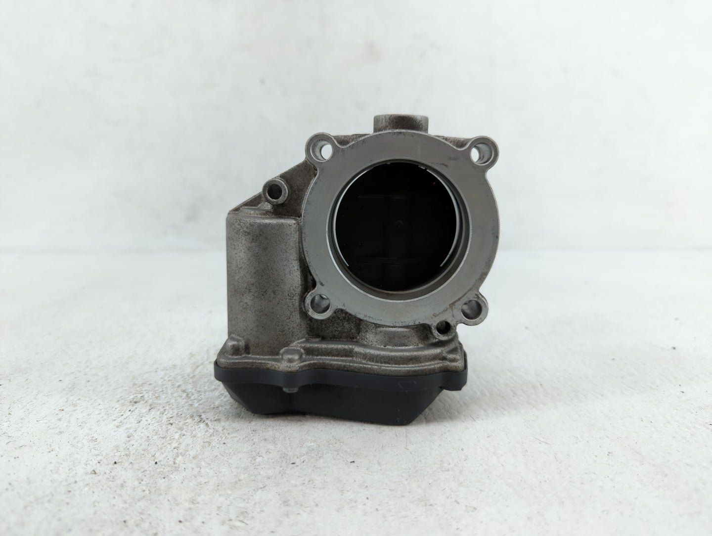 2007-2016 Volkswagen Eos Throttle Body P/N:06F 133 062 G 06F 133 062 Q Fits OEM Used Auto Parts - Oemusedautoparts1.com