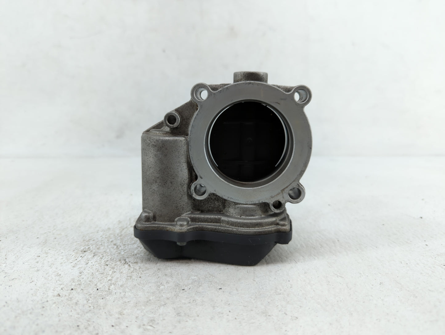 2007-2016 Volkswagen Eos Throttle Body P/N:06F 133 062 G 06F 133 062 Q Fits OEM Used Auto Parts - Oemusedautoparts1.com