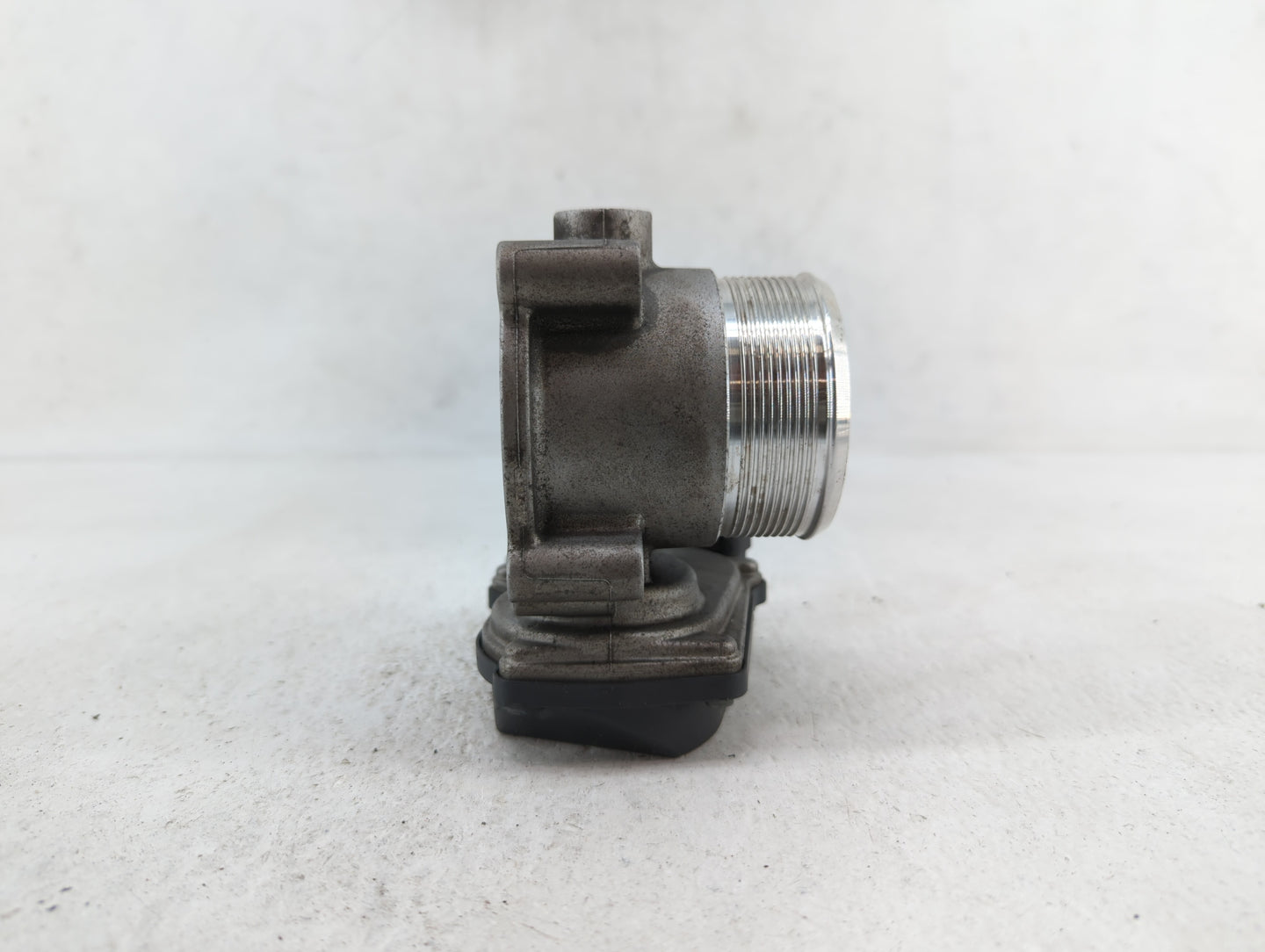 2007-2016 Volkswagen Eos Throttle Body P/N:06F 133 062 G 06F 133 062 Q Fits OEM Used Auto Parts - Oemusedautoparts1.com