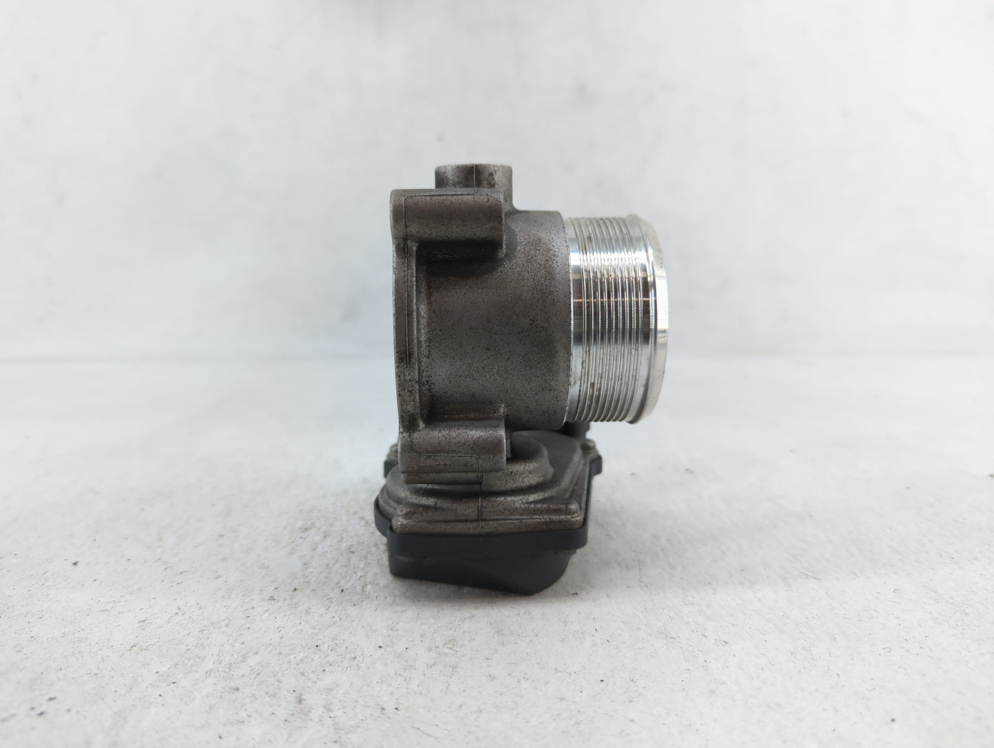 2007-2016 Volkswagen Eos Throttle Body P/N:06F 133 062 G 06F 133 062 Q Fits OEM Used Auto Parts - Oemusedautoparts1.com