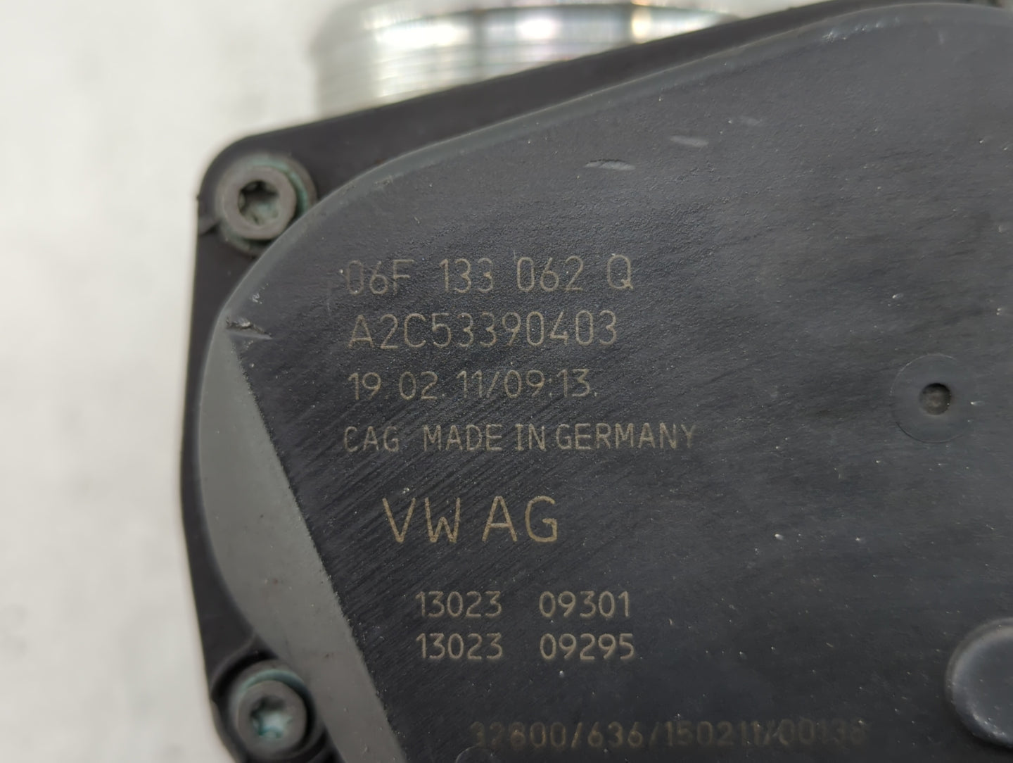 2007-2016 Volkswagen Eos Throttle Body P/N:06F 133 062 G 06F 133 062 Q Fits OEM Used Auto Parts - Oemusedautoparts1.com