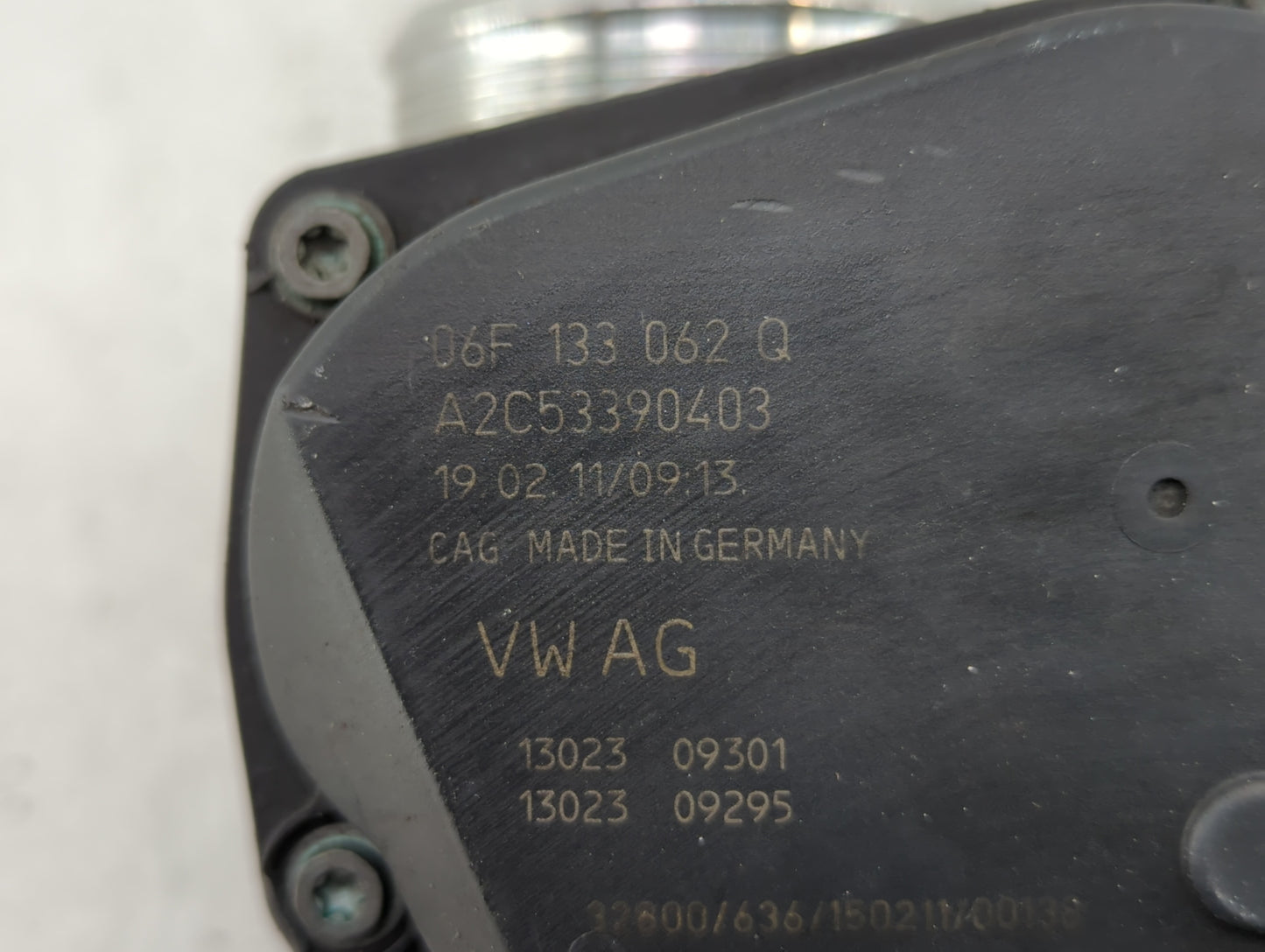 2007-2016 Volkswagen Eos Throttle Body P/N:06F 133 062 G 06F 133 062 Q Fits OEM Used Auto Parts - Oemusedautoparts1.com