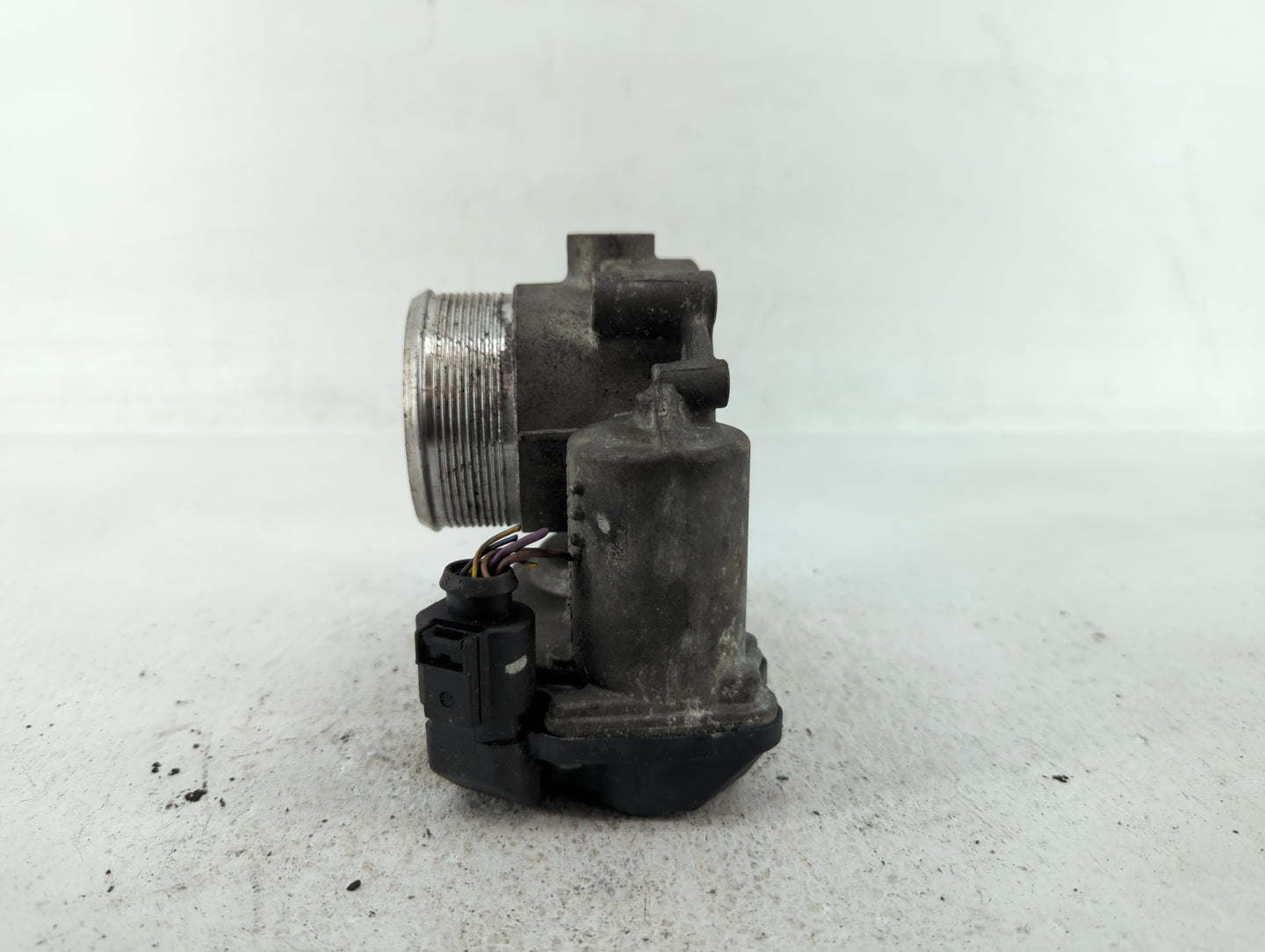 2007-2016 Volkswagen Eos Throttle Body P/N:06F 133 062 Q 06F 133 062 J Fits OEM Used Auto Parts - Oemusedautoparts1.com