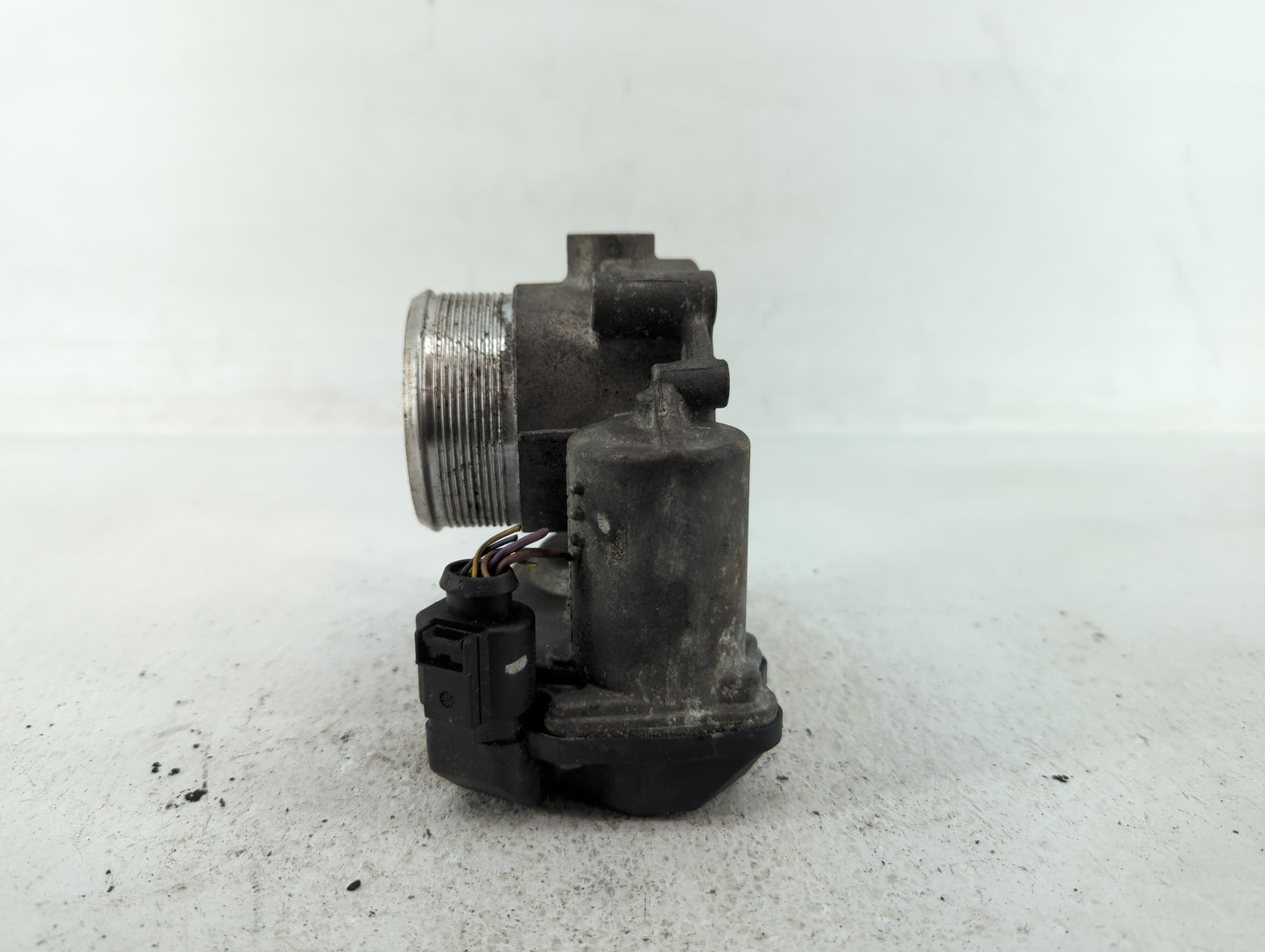 2007-2016 Volkswagen Eos Throttle Body P/N:06F 133 062 Q 06F 133 062 J Fits OEM Used Auto Parts - Oemusedautoparts1.com