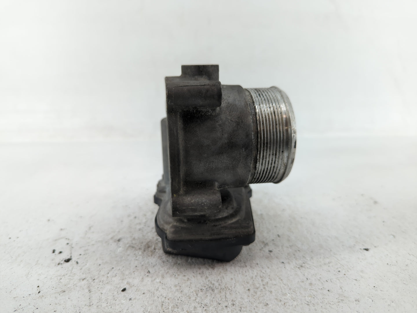 2007-2016 Volkswagen Eos Throttle Body P/N:06F 133 062 Q 06F 133 062 J Fits OEM Used Auto Parts - Oemusedautoparts1.com