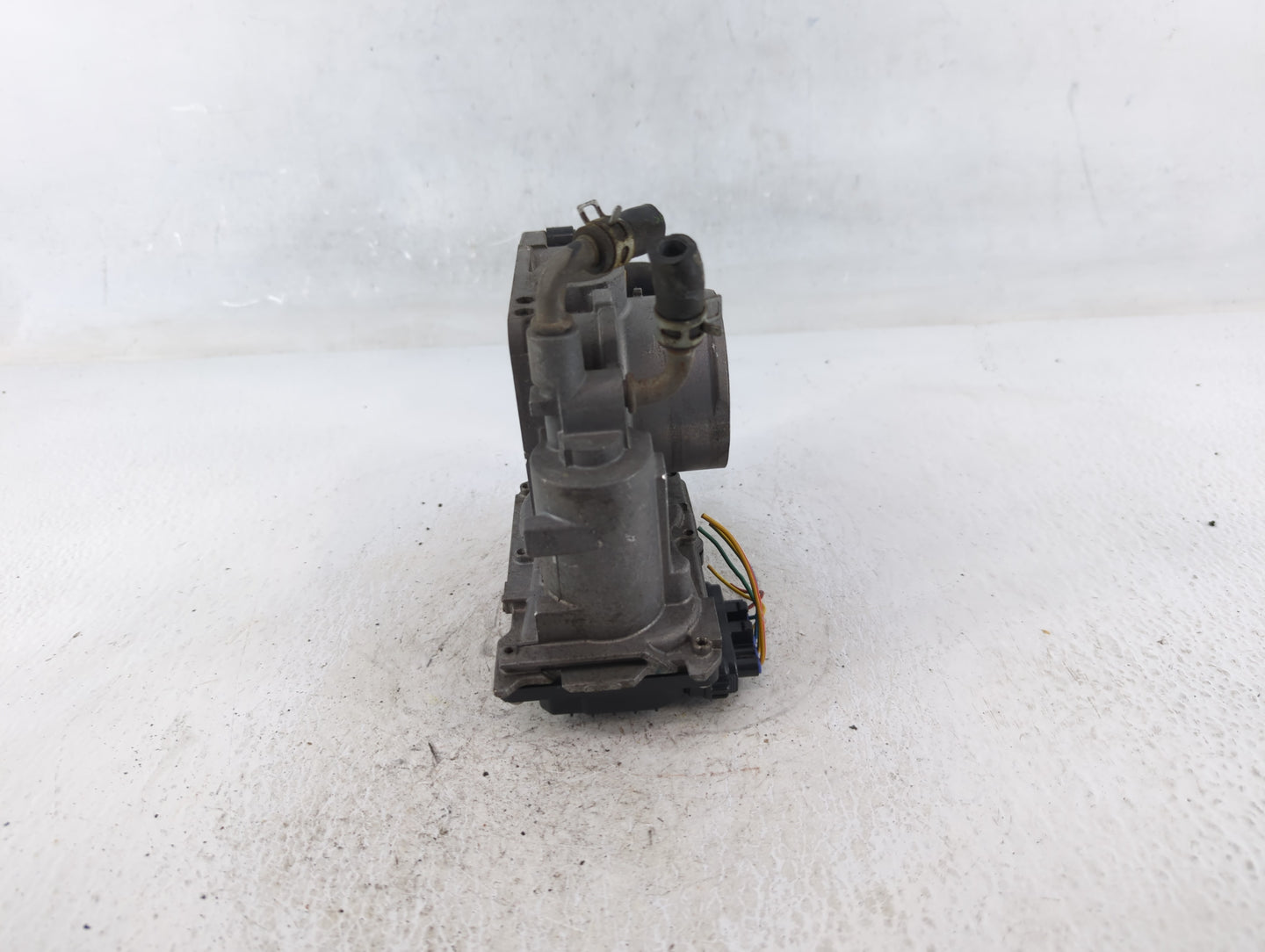 2007-2016 Volkswagen Eos Throttle Body P/N:U22553203956 Fits OEM Used Auto Parts - Oemusedautoparts1.com