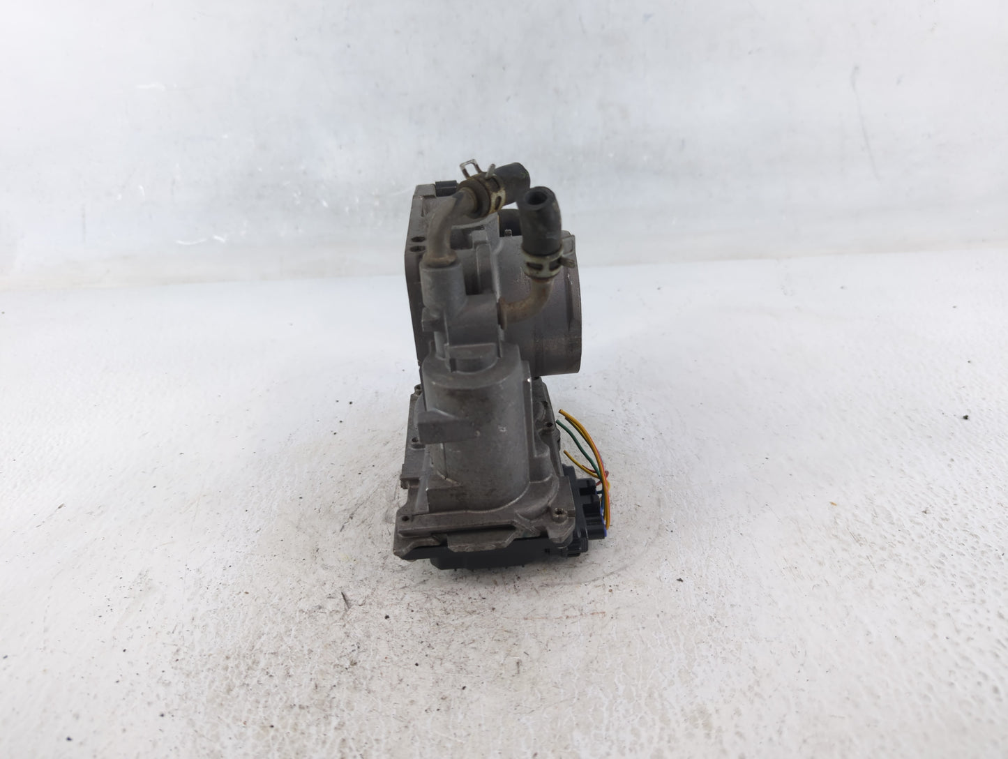 2007-2016 Volkswagen Eos Throttle Body P/N:U22553203956 Fits OEM Used Auto Parts - Oemusedautoparts1.com