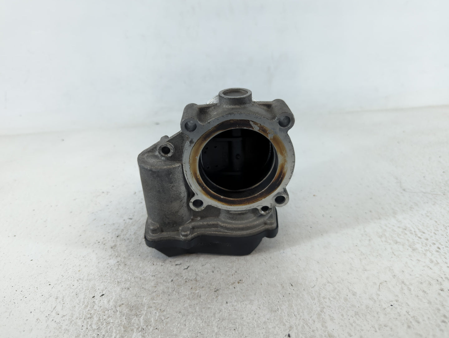 2007-2016 Volkswagen Eos Throttle Body P/N:06F 133 062 Q Fits OEM Used Auto Parts - Oemusedautoparts1.com