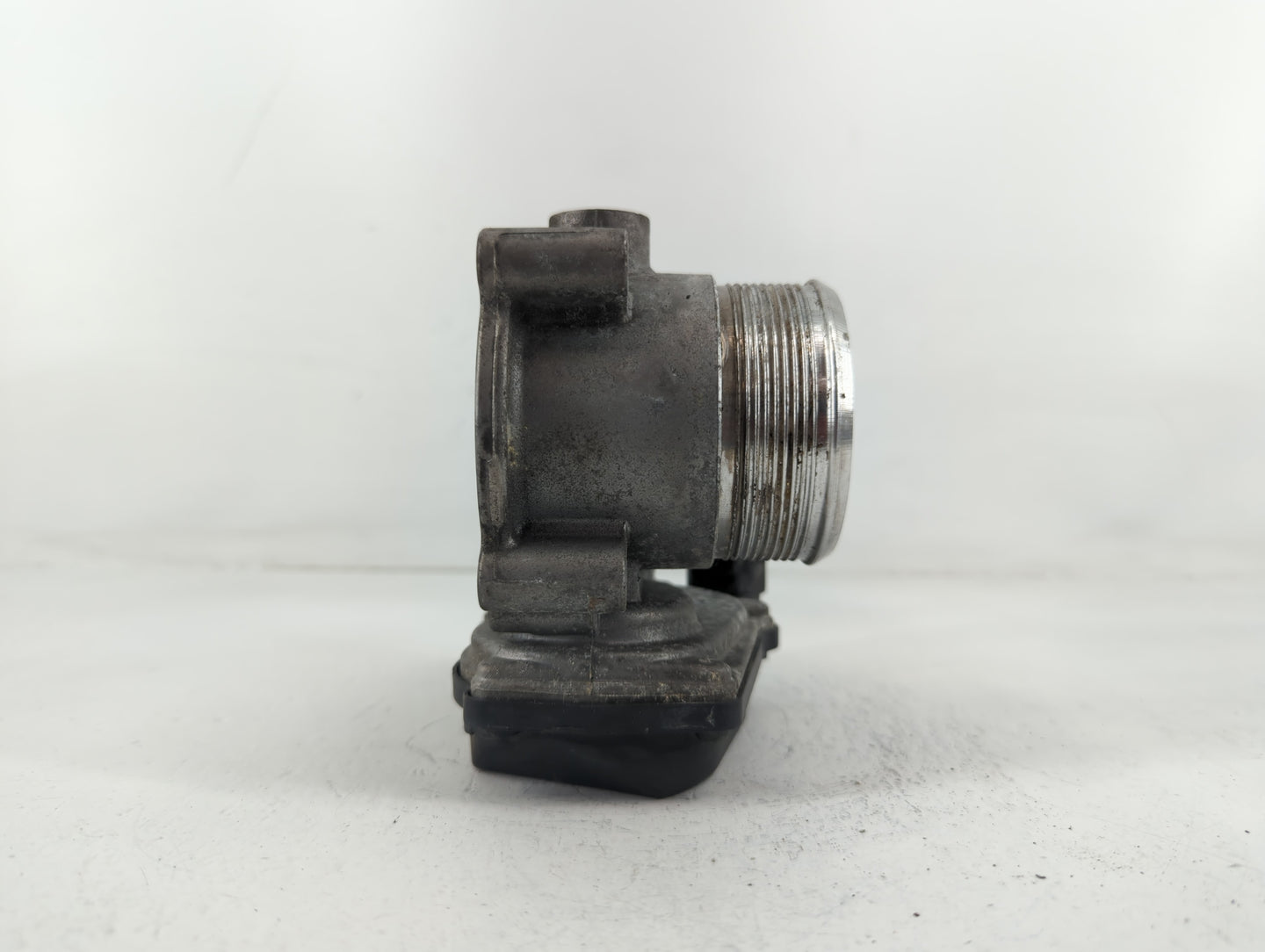 2007-2016 Volkswagen Eos Throttle Body P/N:06F 133 062 Q Fits OEM Used Auto Parts - Oemusedautoparts1.com