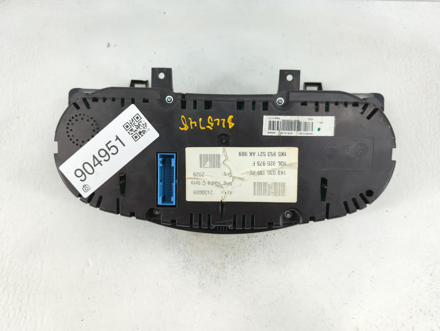2012 Volkswagen Eos Instrument Cluster Speedometer Gauges P/N:1Q0920 975F Fits OEM Used Auto Parts - Oemusedautoparts1.com